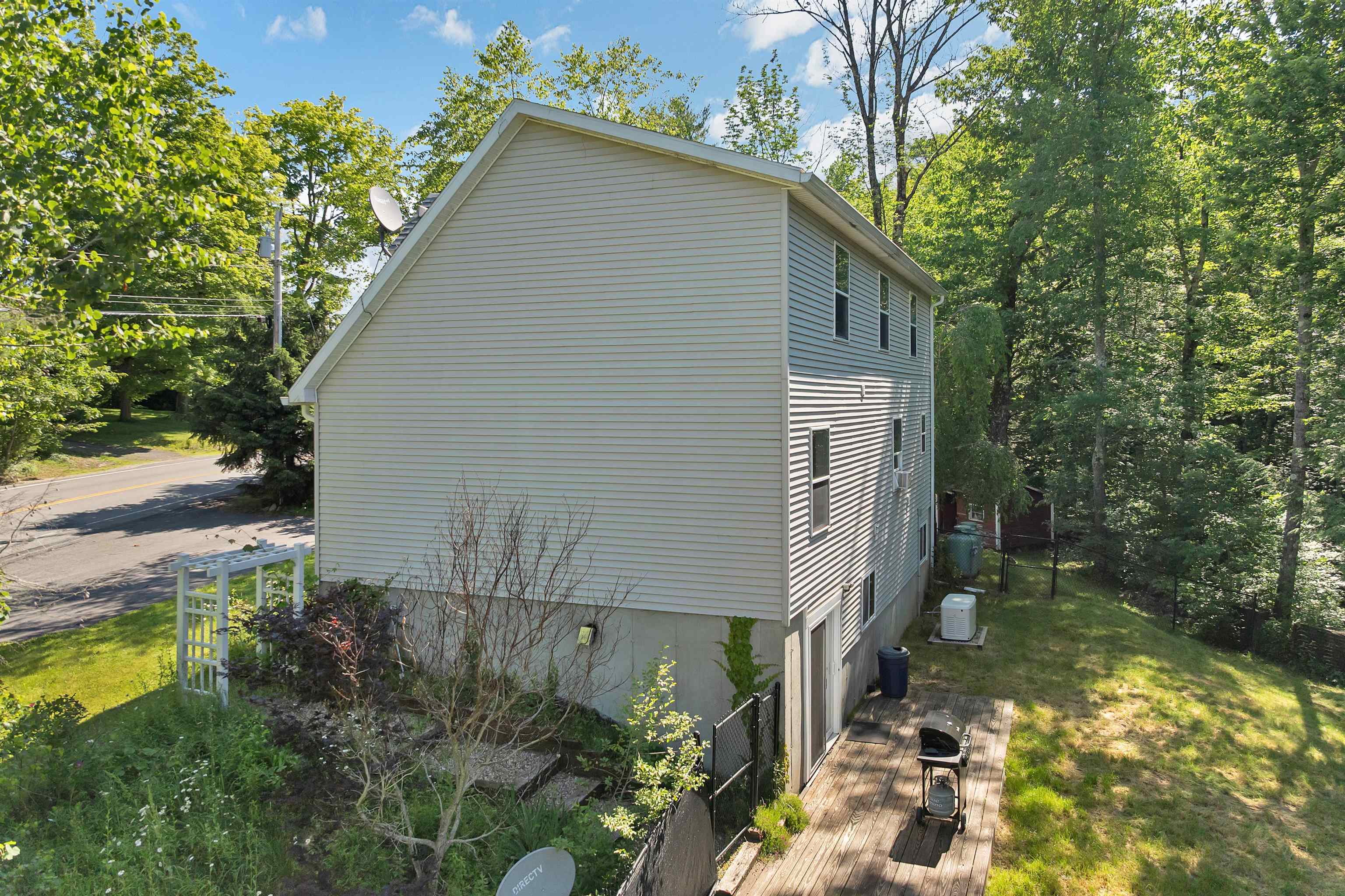 368 Chesham Rd, Harrisville, NH 03450