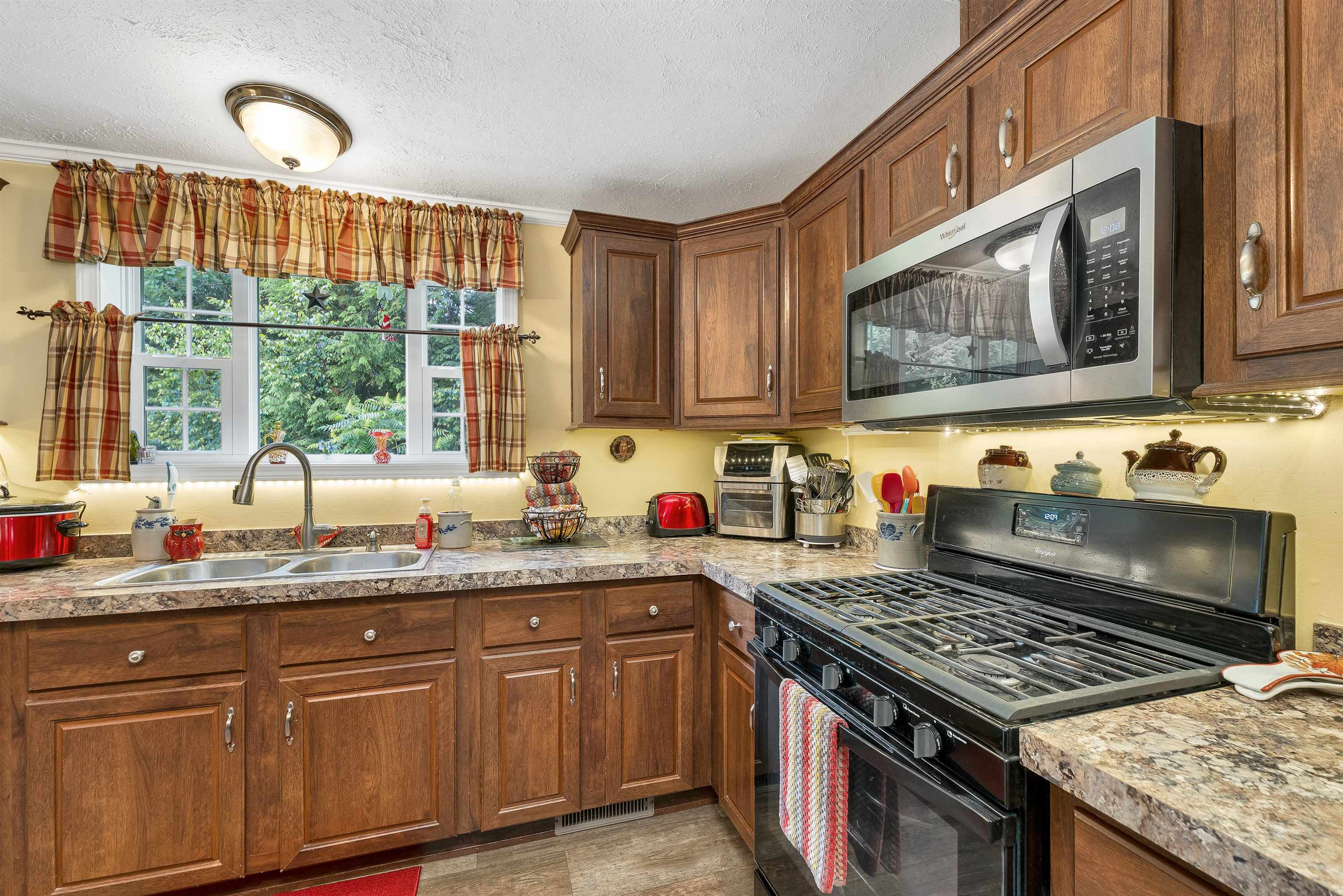 35 Mansfield Woods Way, New Hampton, NH 03256