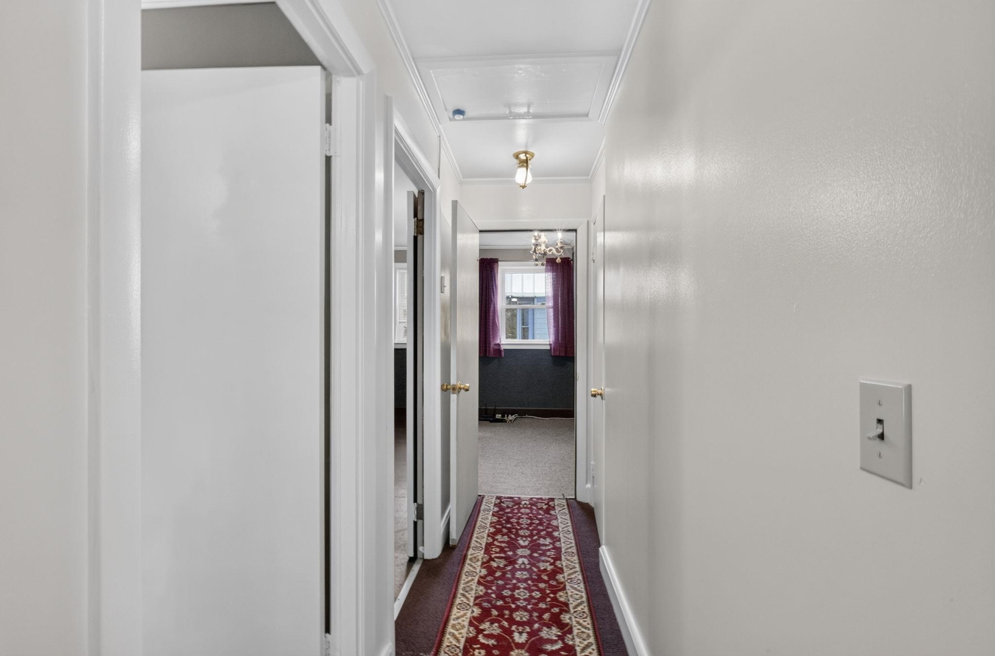 8 Newton Rd, Plaistow, NH 03865