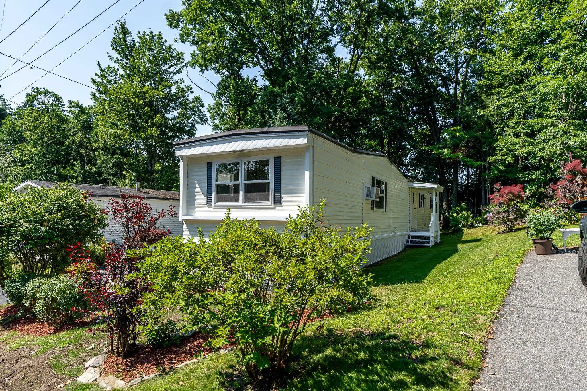 12 Pearl Ct, Merrimack, NH 03054