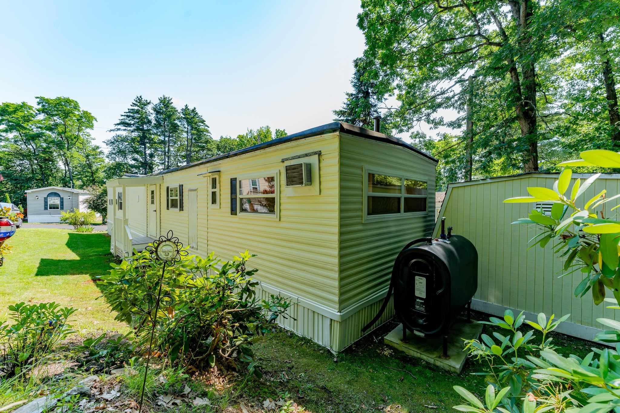 12 Pearl Ct, Merrimack, NH 03054