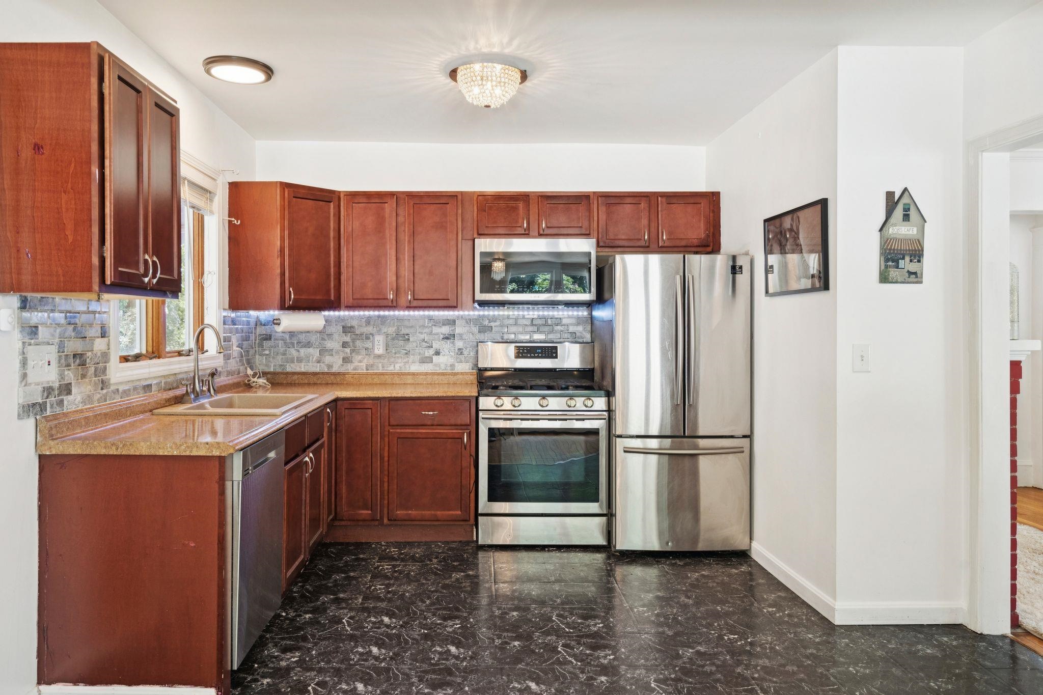 123 Smyth Rd, Manchester, NH 03104