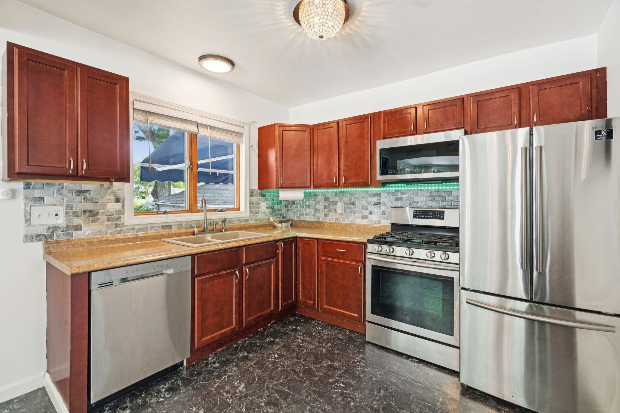 123 Smyth Rd, Manchester, NH 03104
