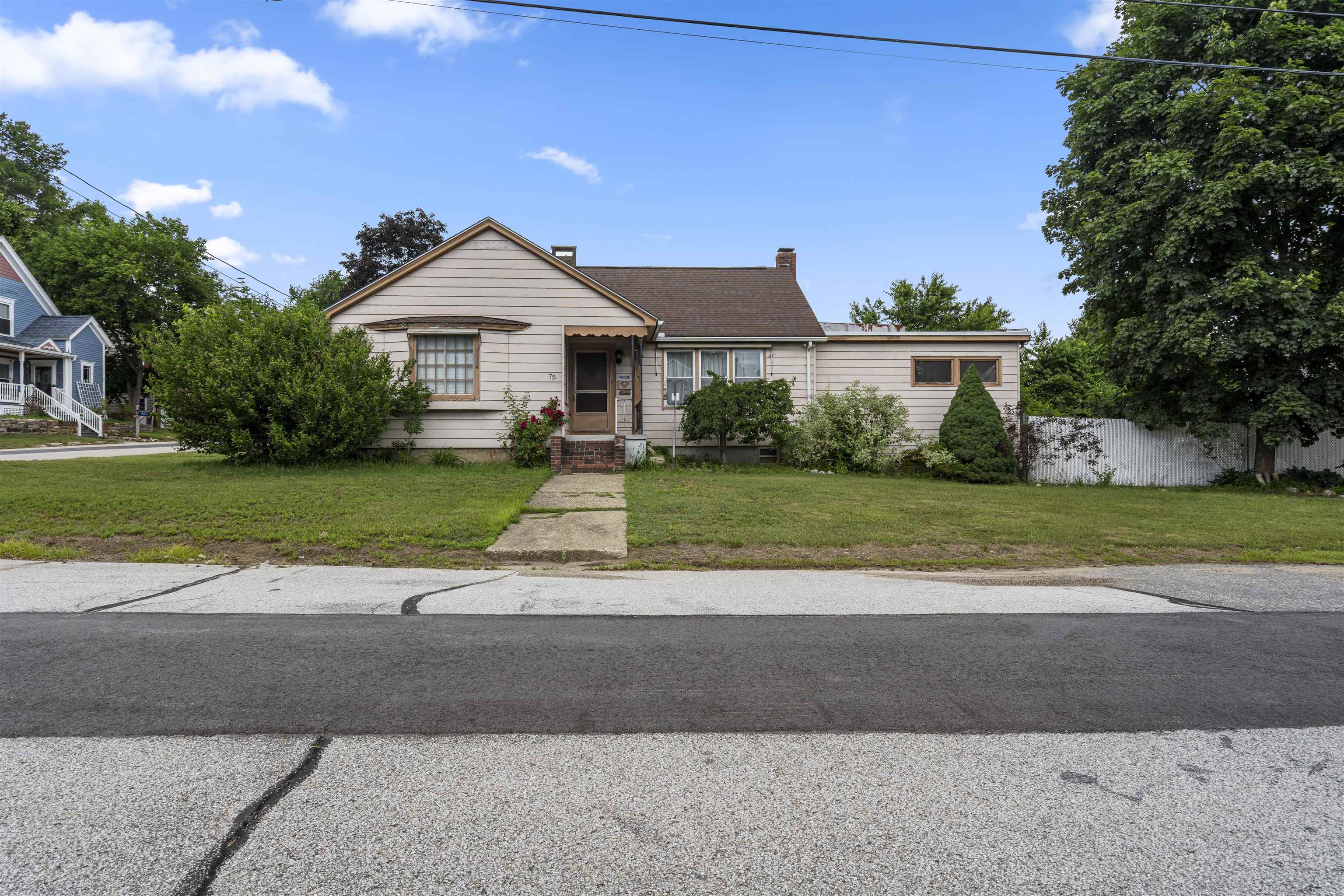 75 Dickey St, Manchester, NH 03102