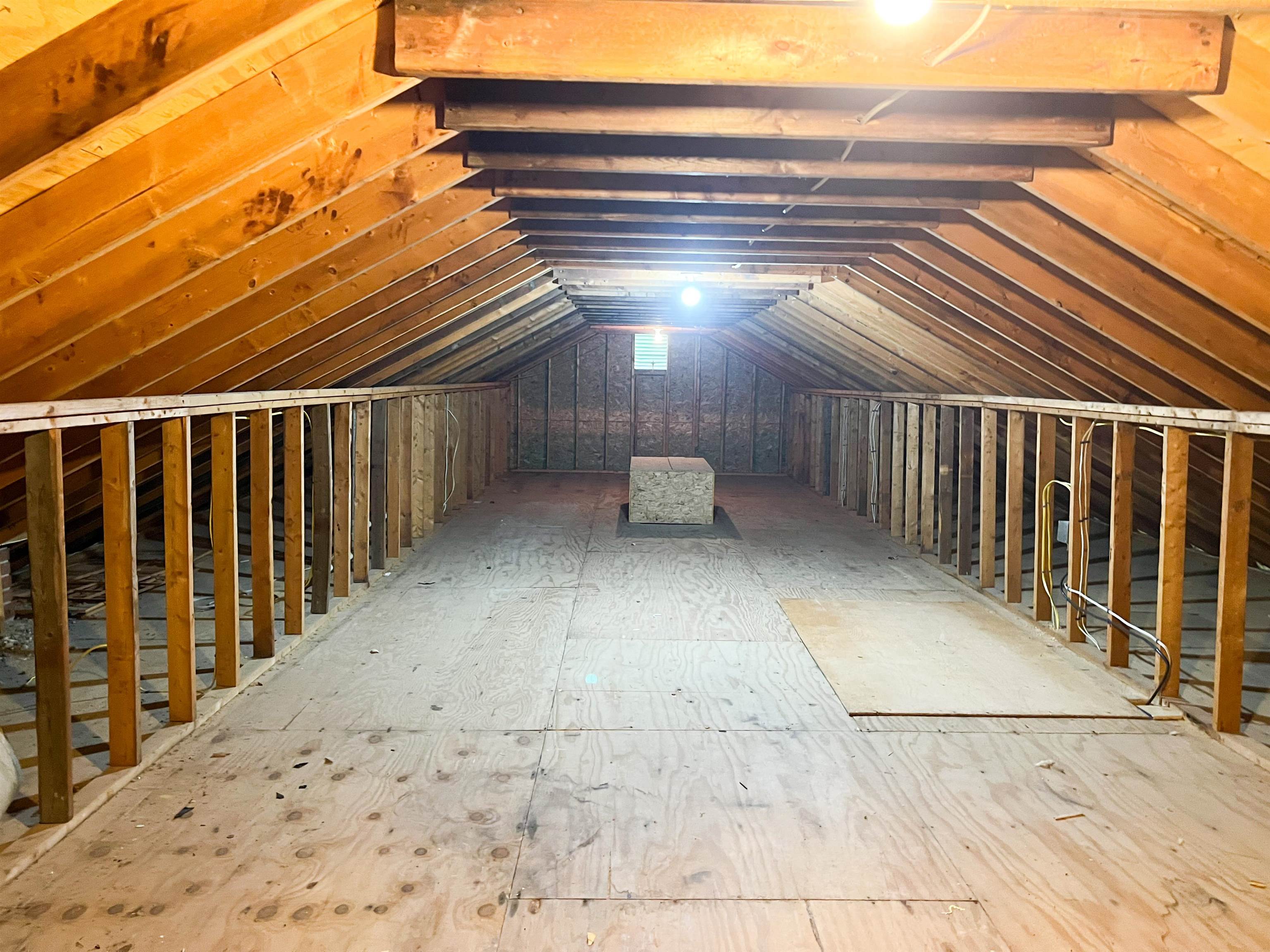 29 Woodland Ln, Enfield, NH 03748