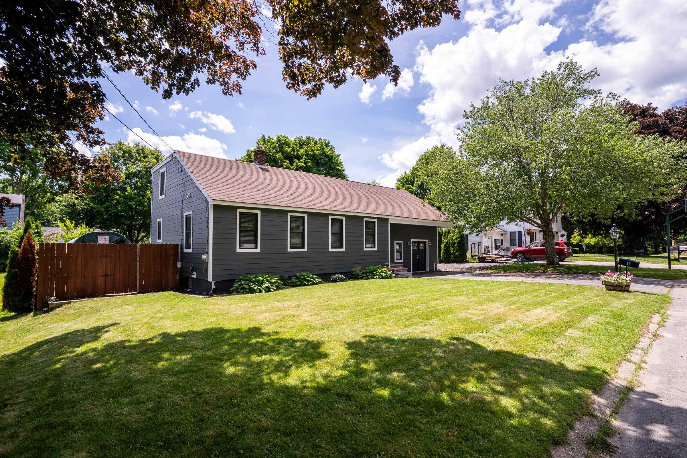 30 Elmview Cir, Dover, NH 03820