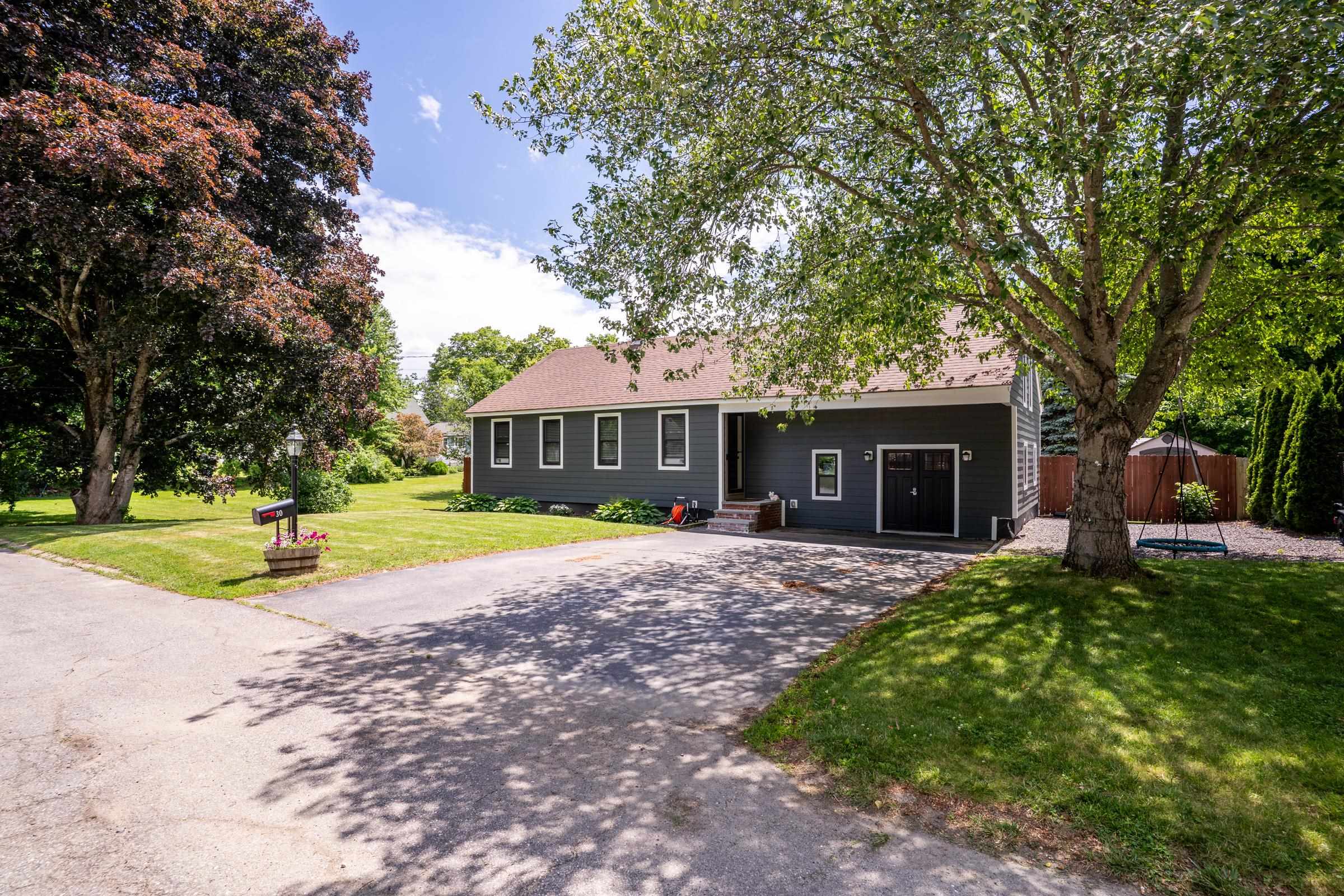 30 Elmview Cir, Dover, NH 03820