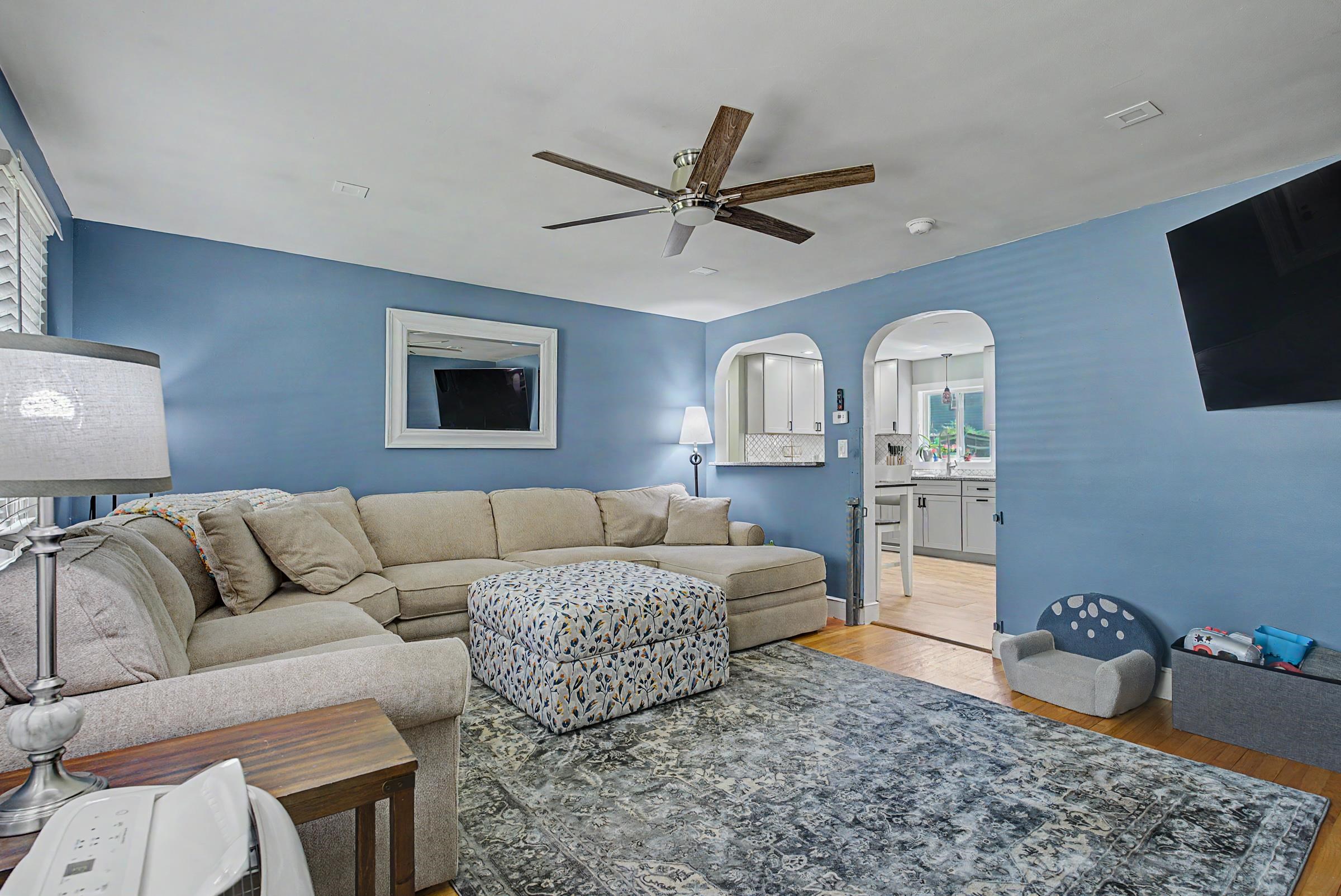 30 Elmview Cir, Dover, NH 03820