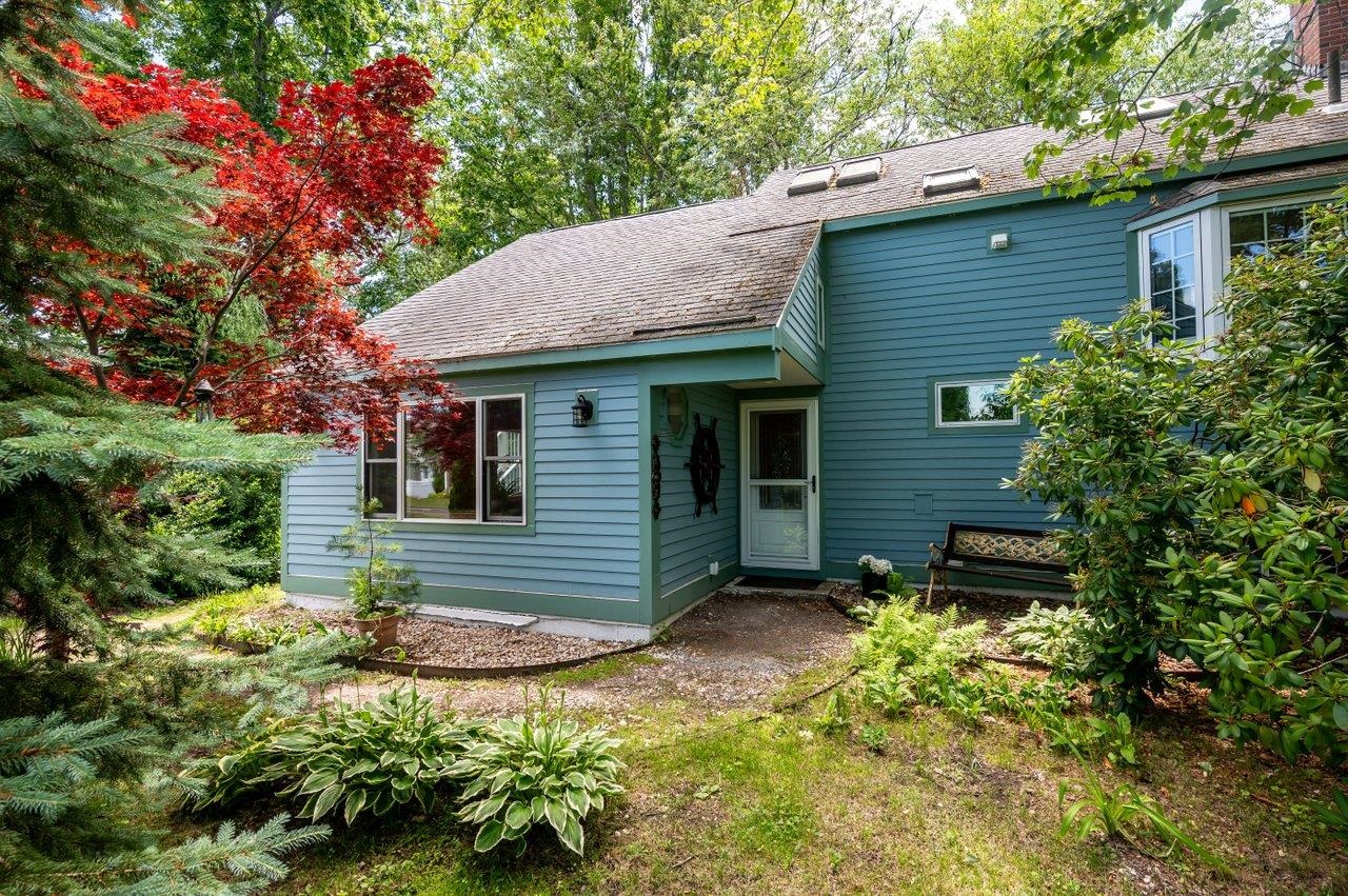 25 Bonair Ave, Hampton, NH 03842