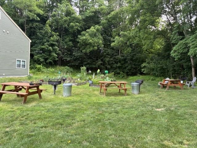 131 Cricketbrook Ave, Dover, NH 03820