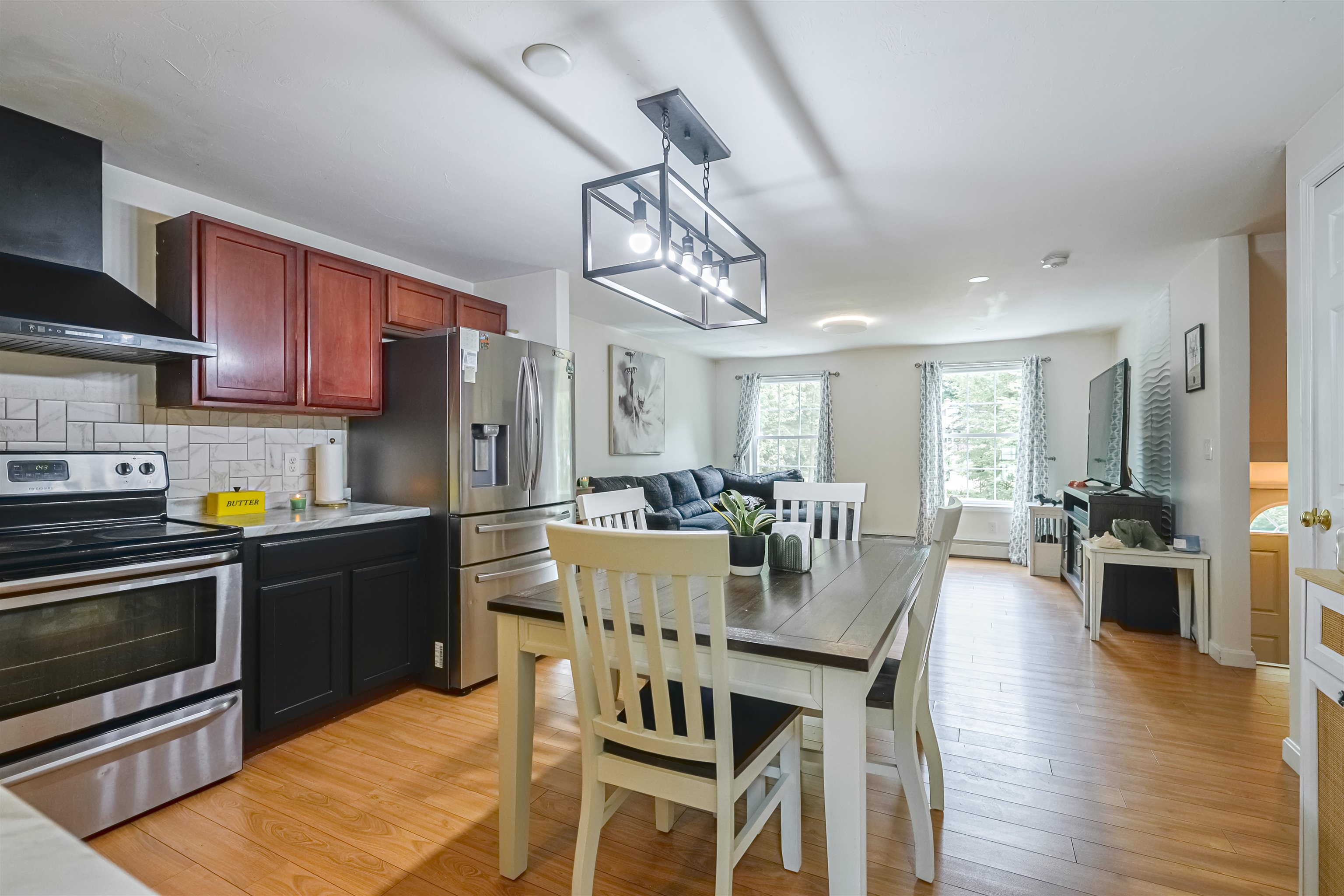 16 Lincoln Ln, Barnstead, NH 03225