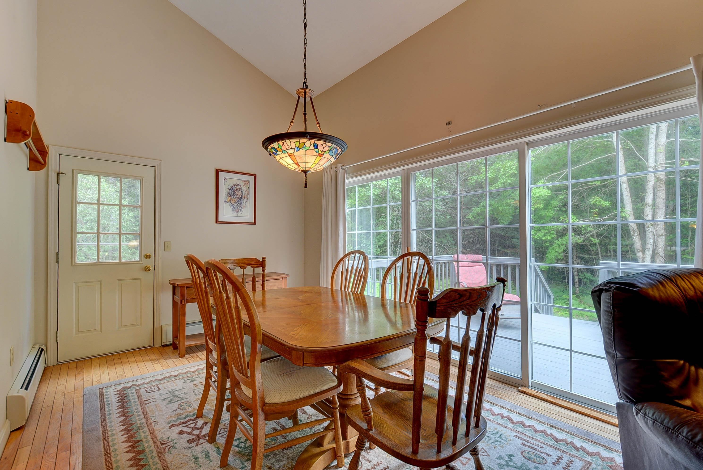 407 Dandiview Rd, Conway, NH 03860