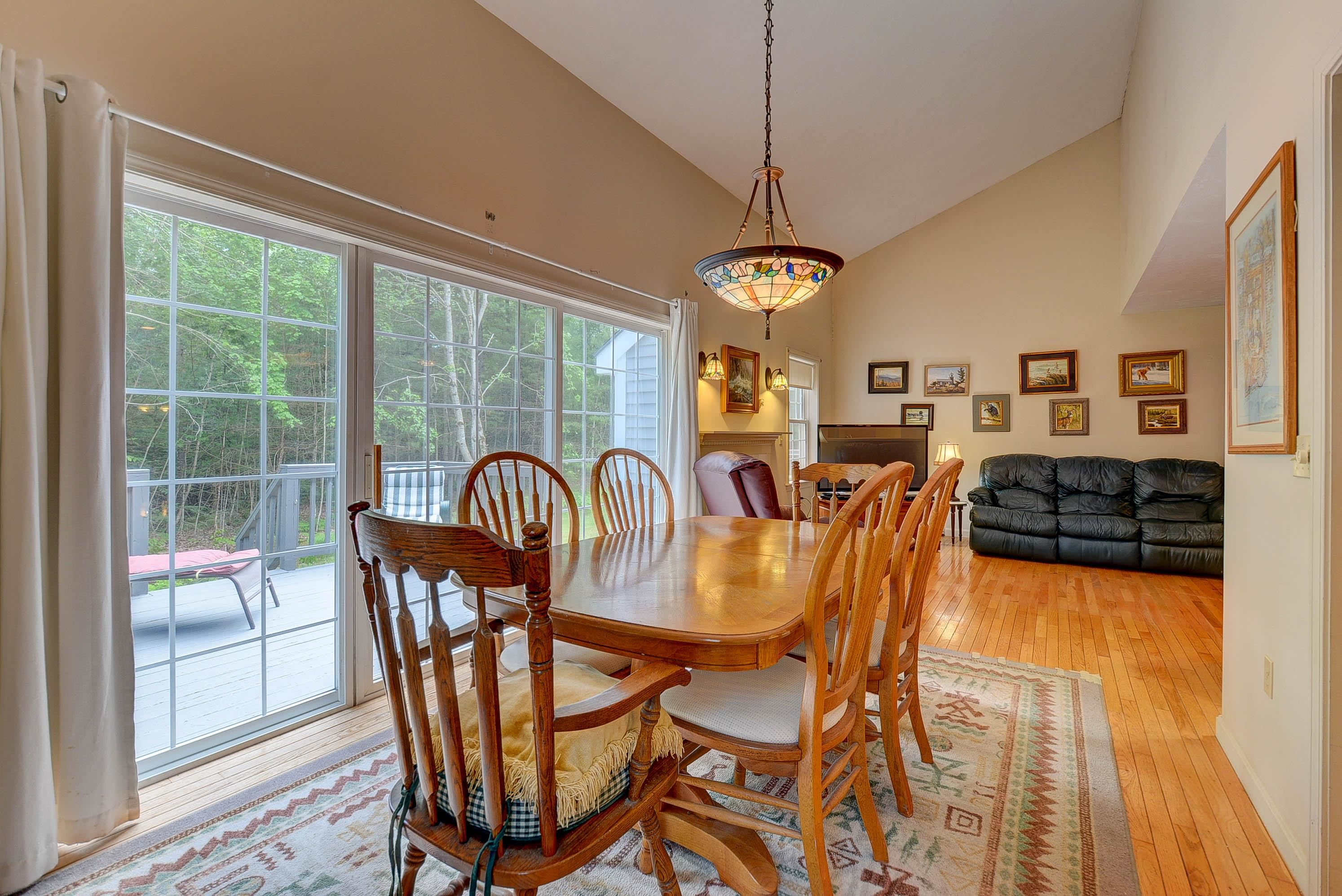 407 Dandiview Rd, Conway, NH 03860