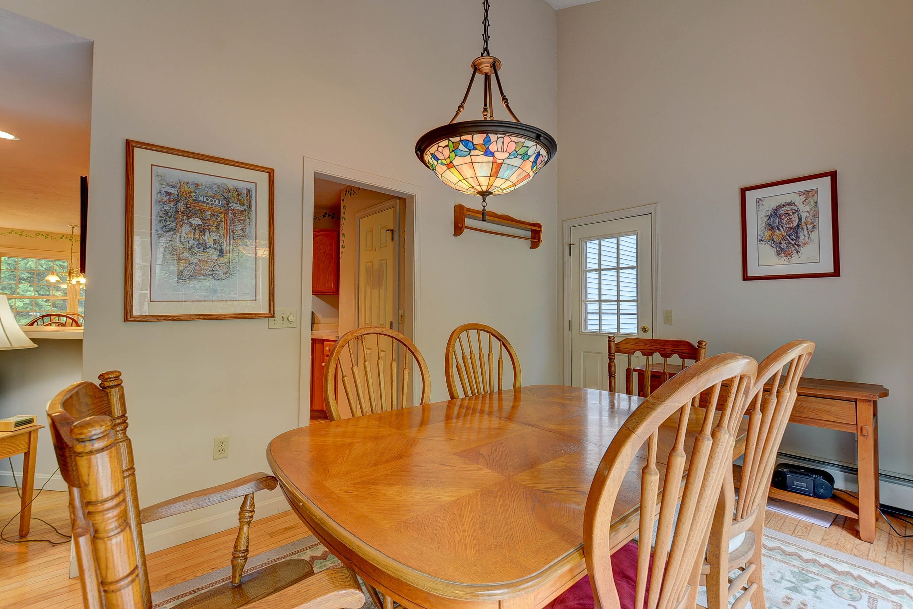 407 Dandiview Rd, Conway, NH 03860