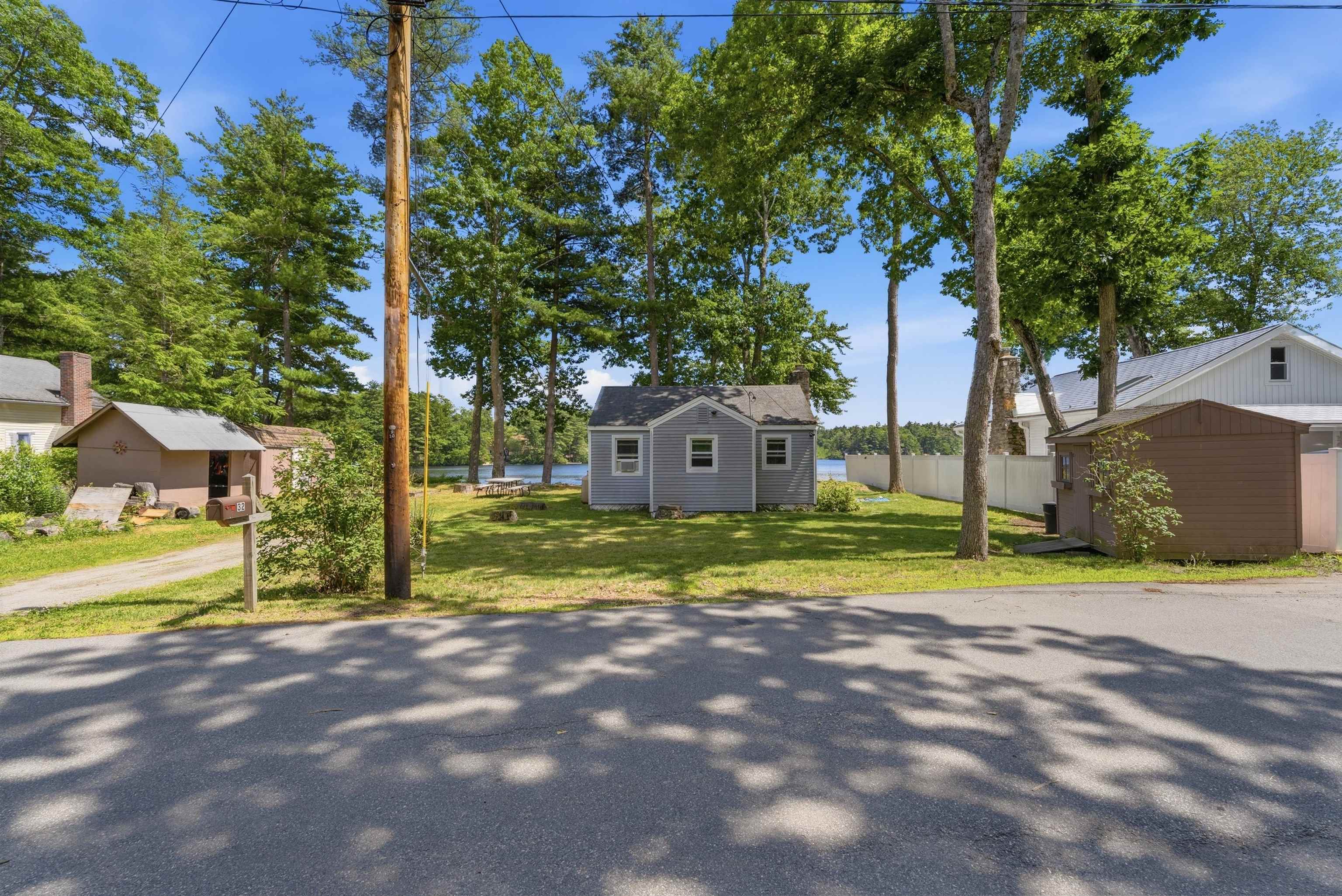 32 N Shore Rd, Sandown, NH 03873