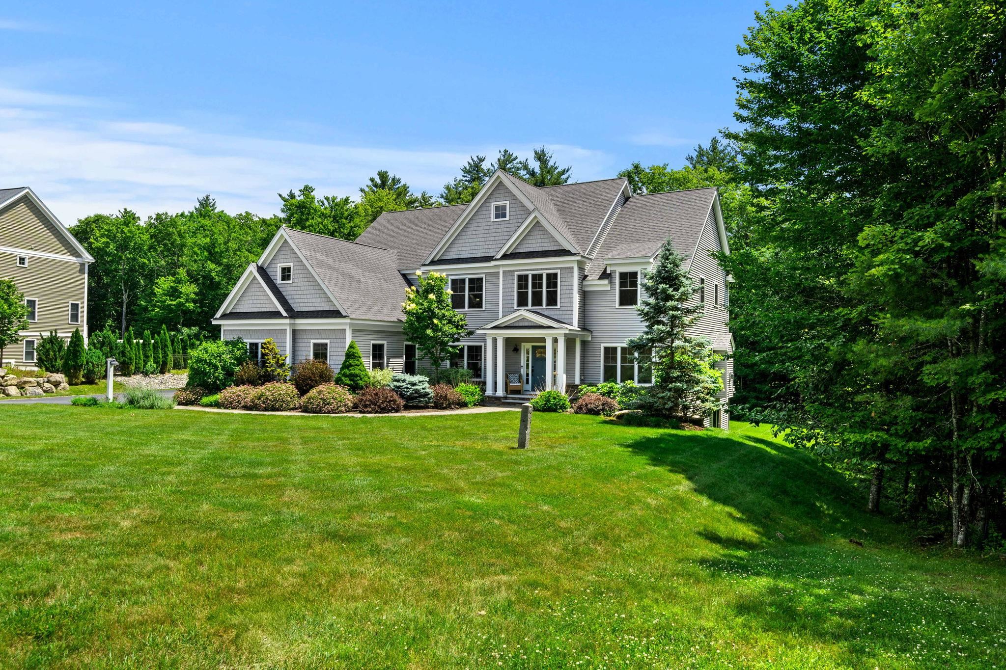 32 Settlers Ct, Bedford, NH 03110
