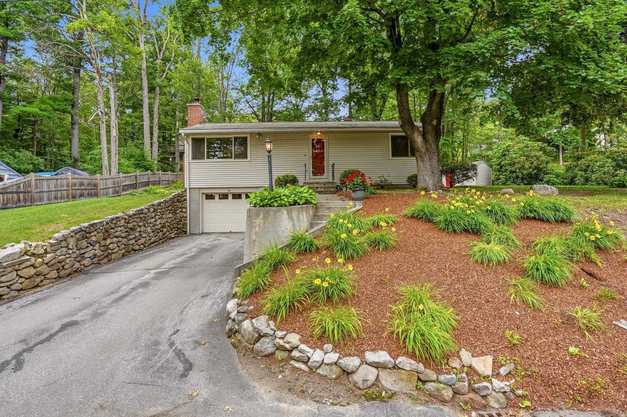 90 Webster St, Milford, NH 03055