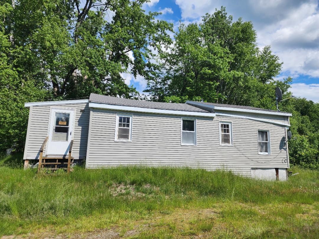 24 Braggs Bay Rd, Errol, NH 03579