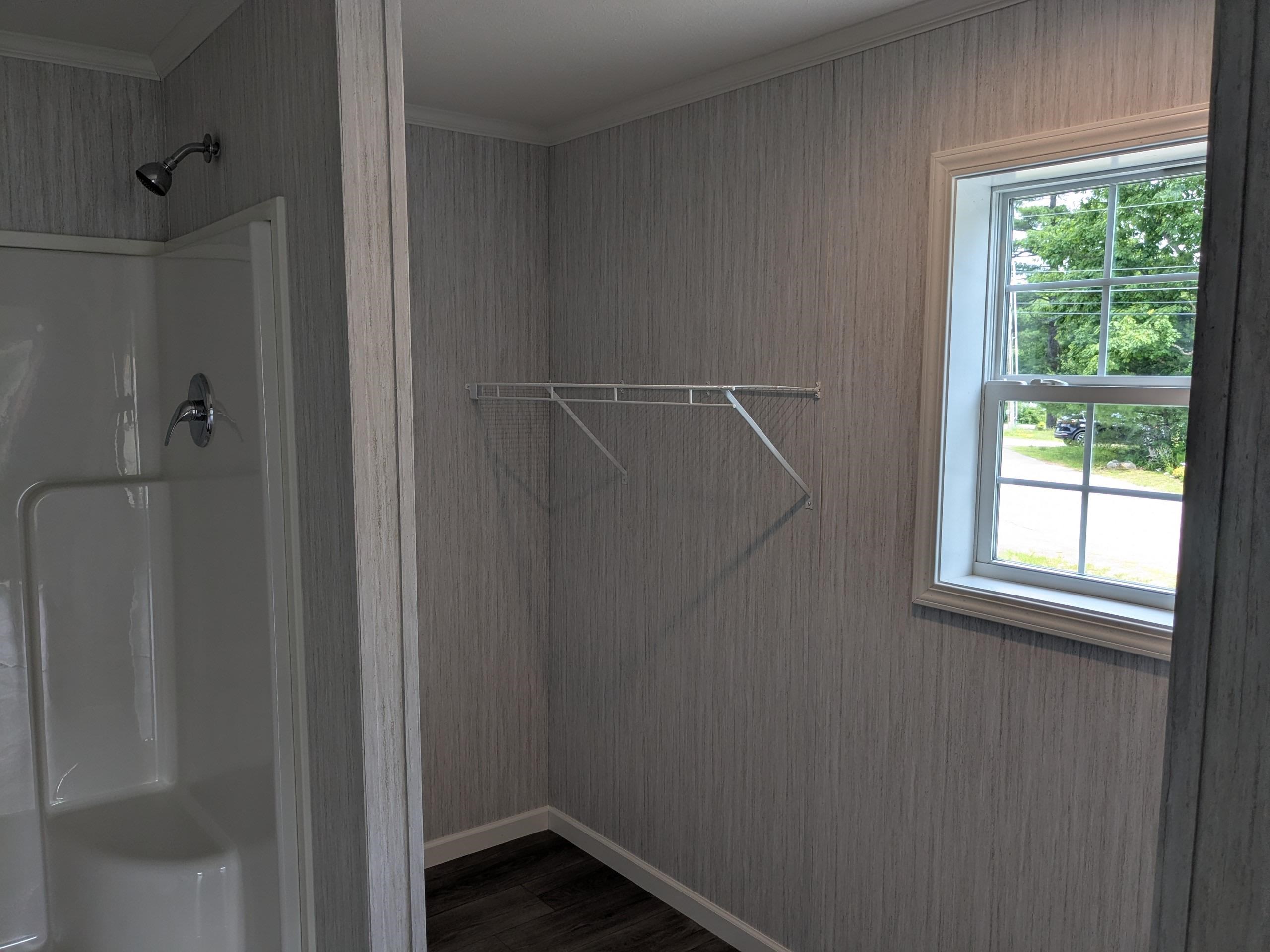 9 Valley Dr, Belmont, NH 03220