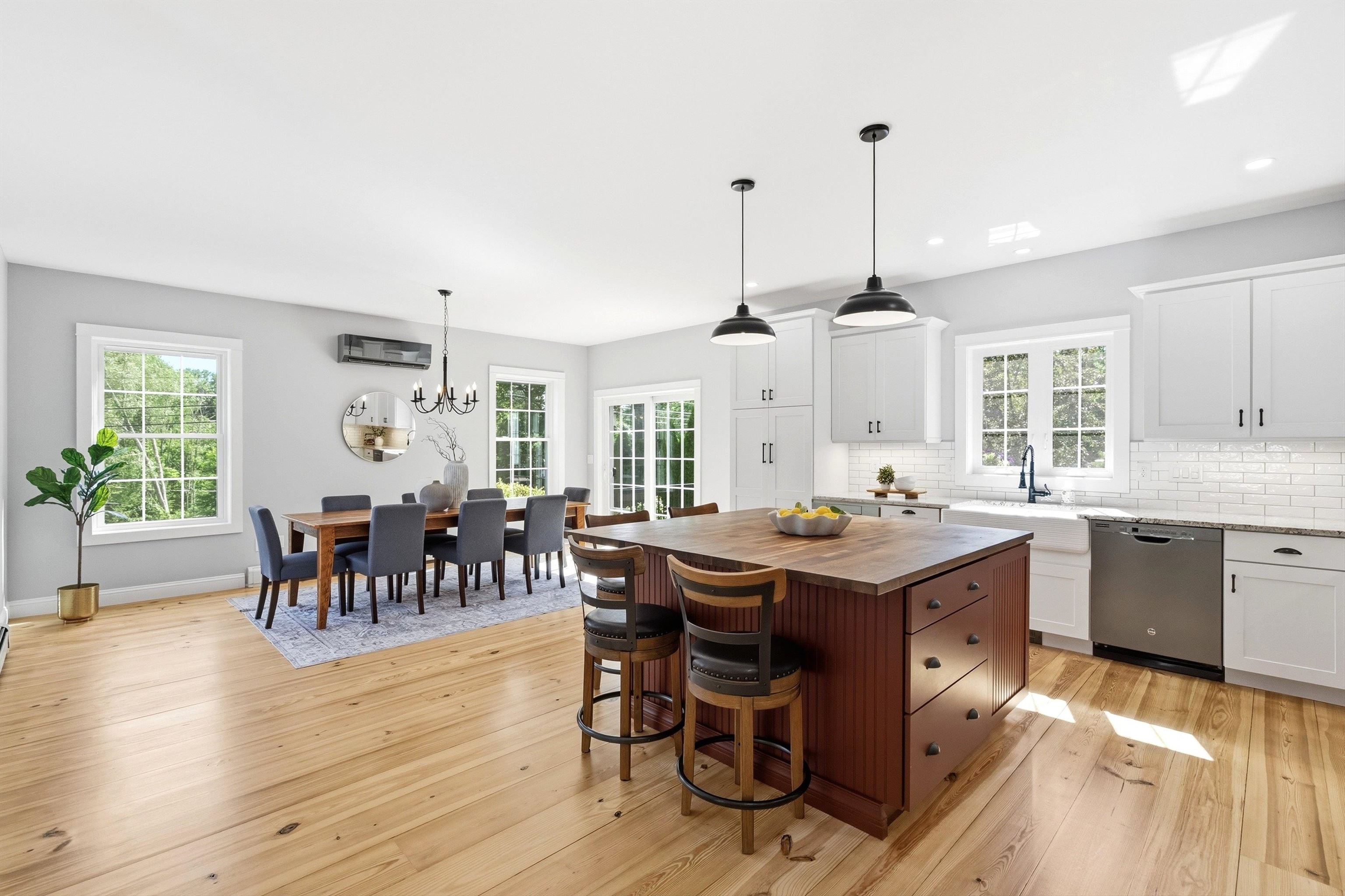 2 Merrill St, Hudson, NH 03051