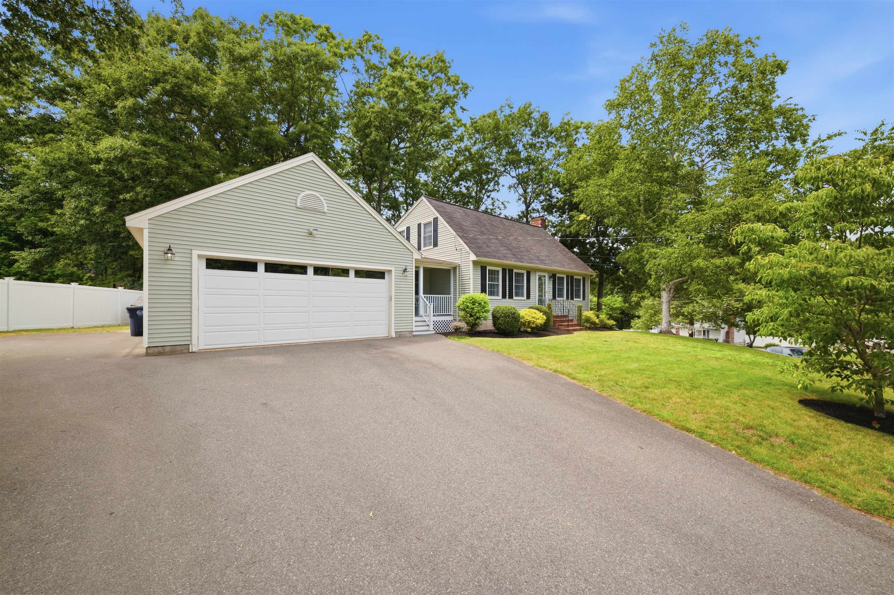14 Macdonald Dr, Nashua, NH 03062