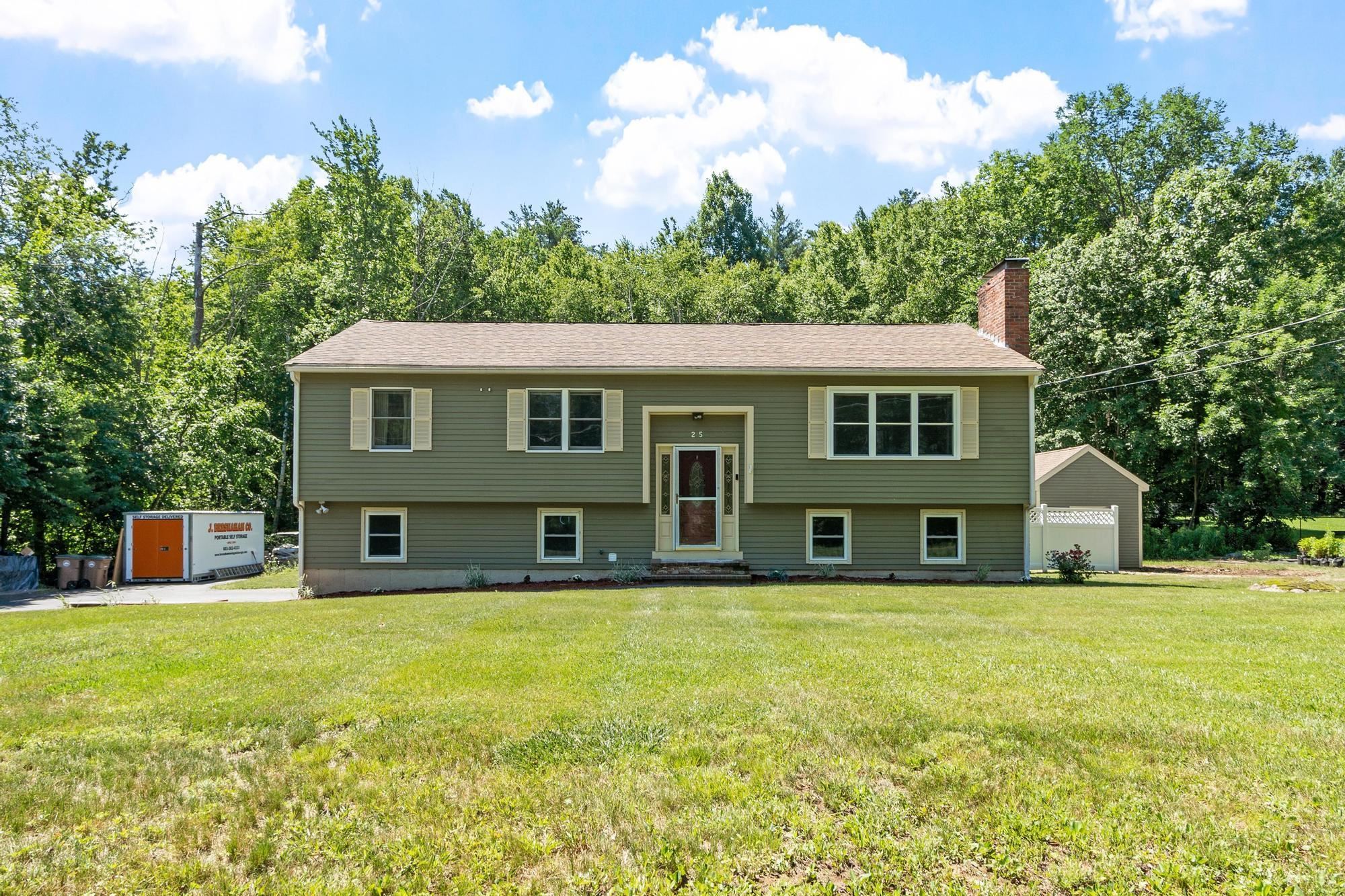 25 Sawyer Ave, Atkinson, NH 03811