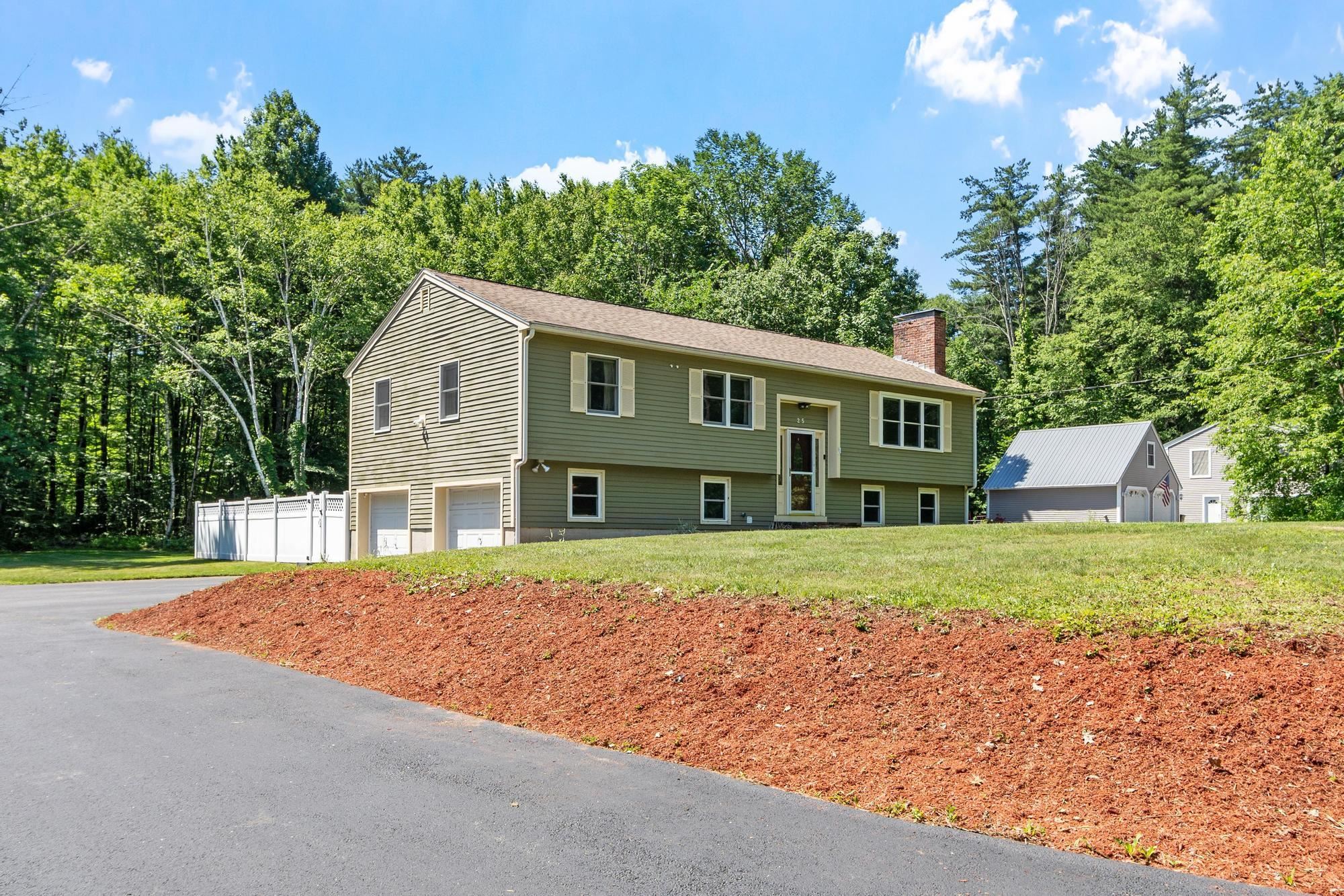 25 Sawyer Ave, Atkinson, NH 03811