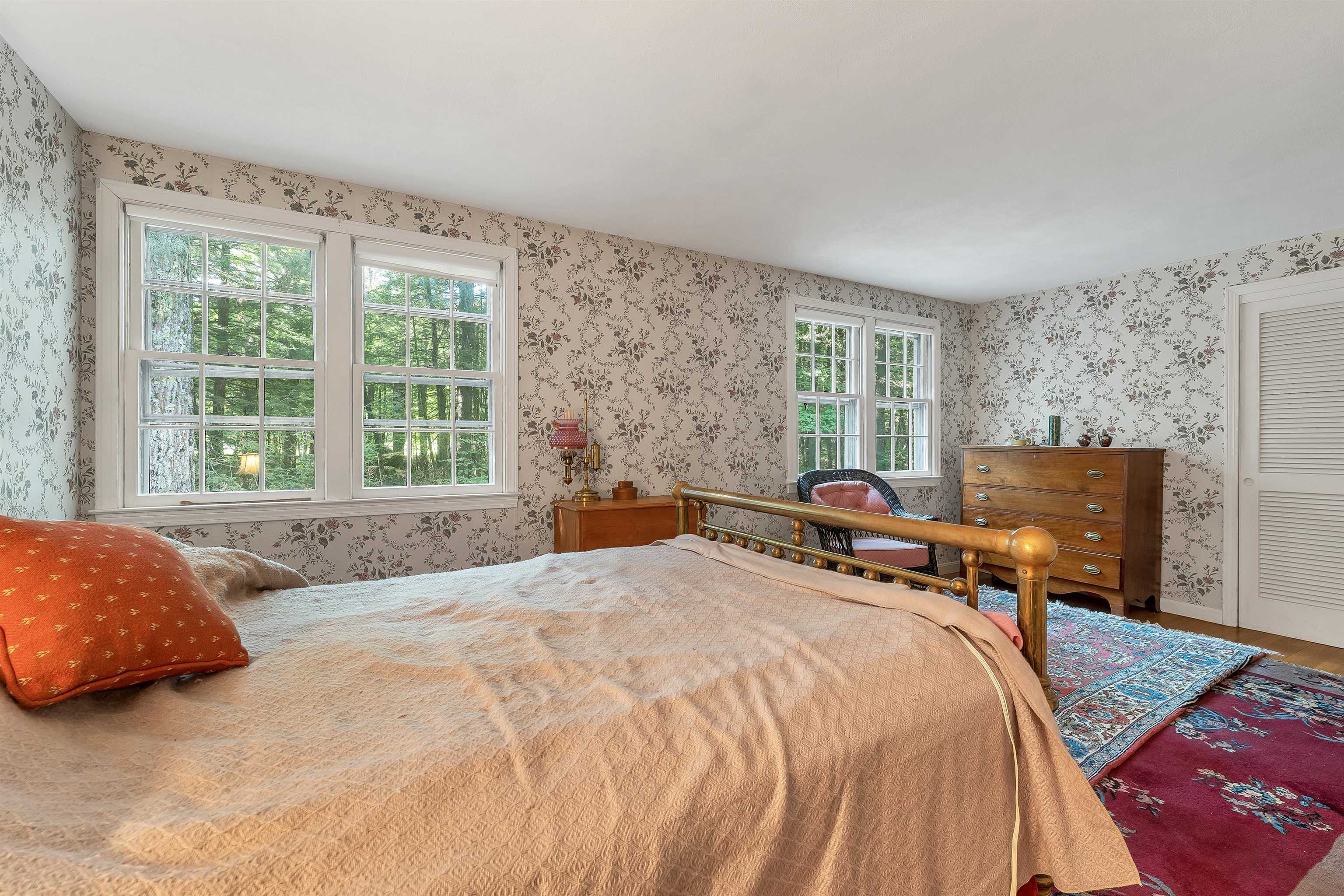 28 Manchester Rd, Amherst, NH 03031