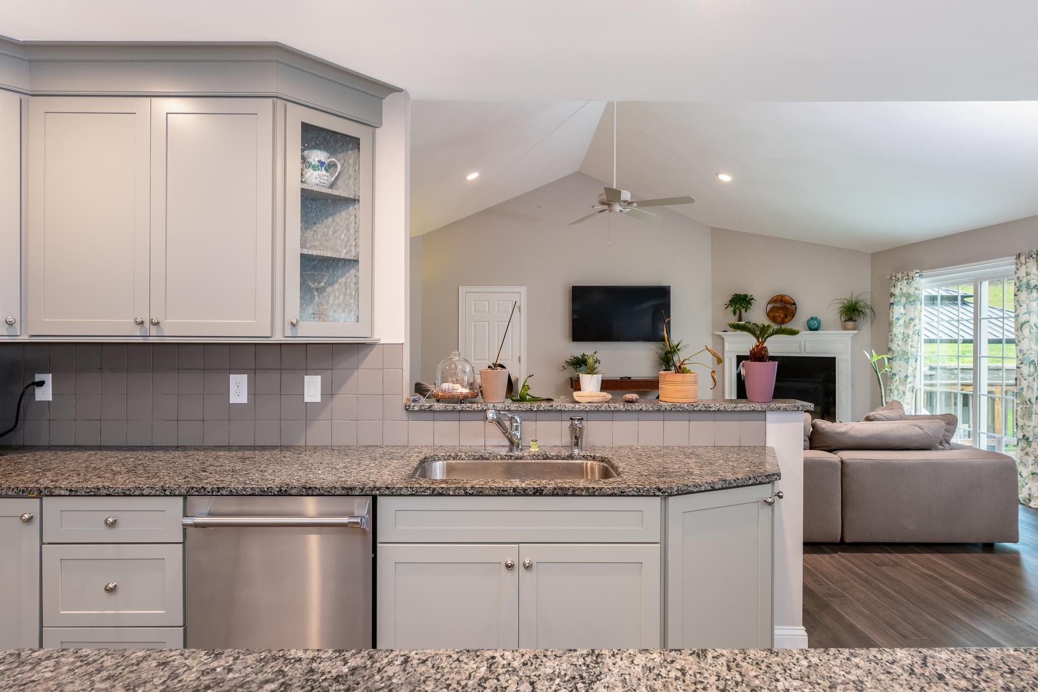 1 Winchester Dr, Sanbornton, NH 03269