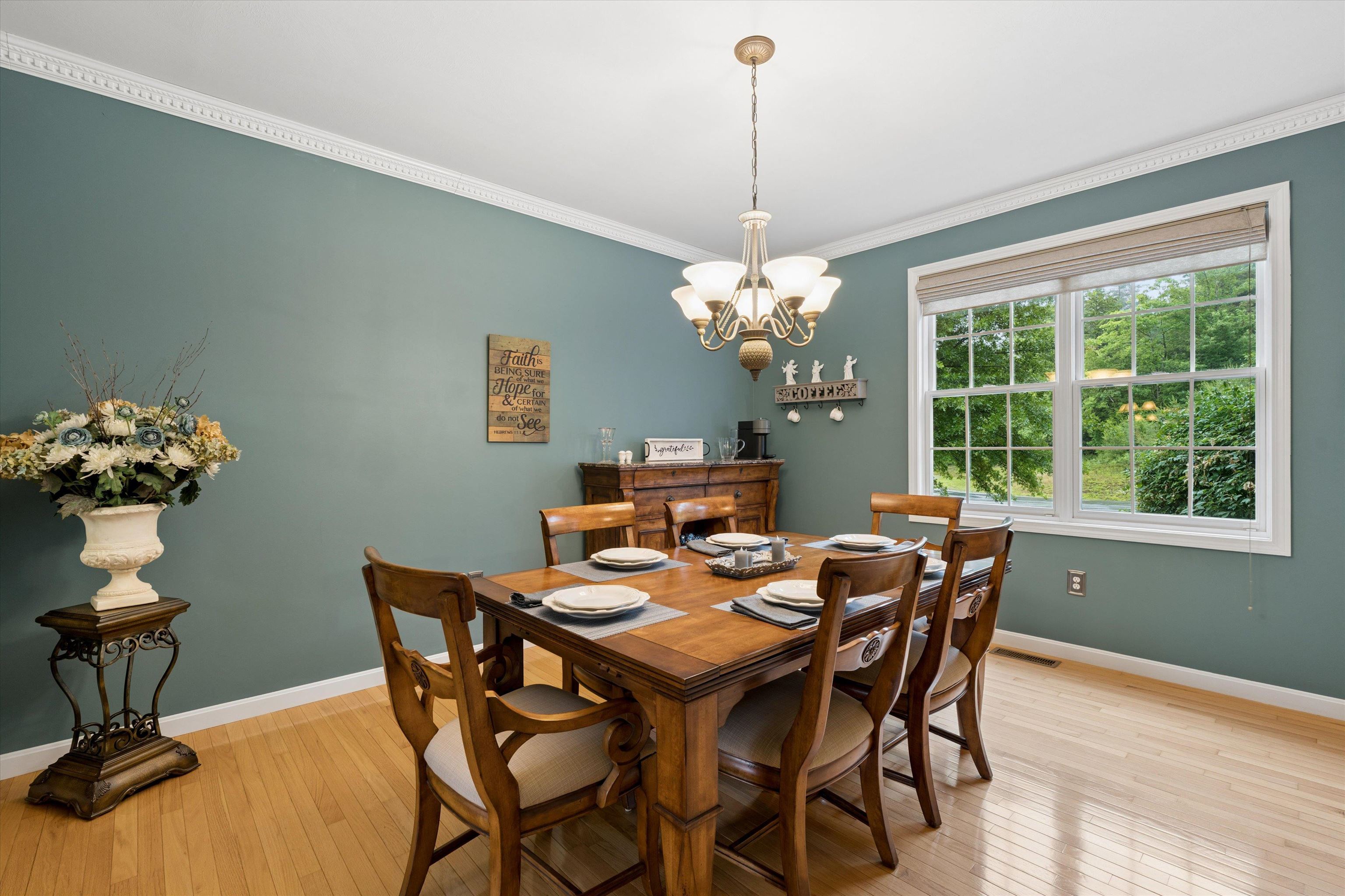 8 Margaret Cir, Mont Vernon, NH 03057
