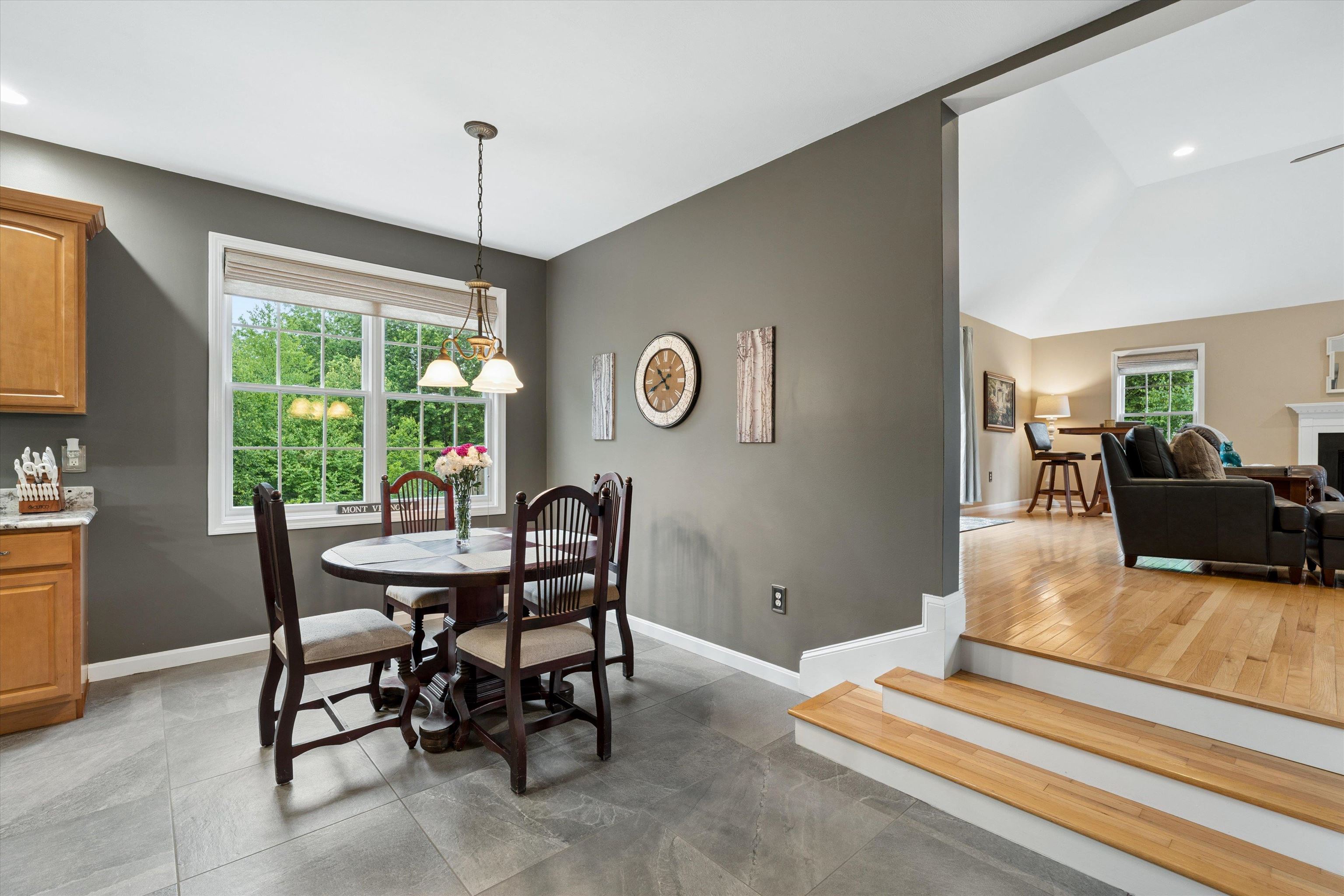 8 Margaret Cir, Mont Vernon, NH 03057