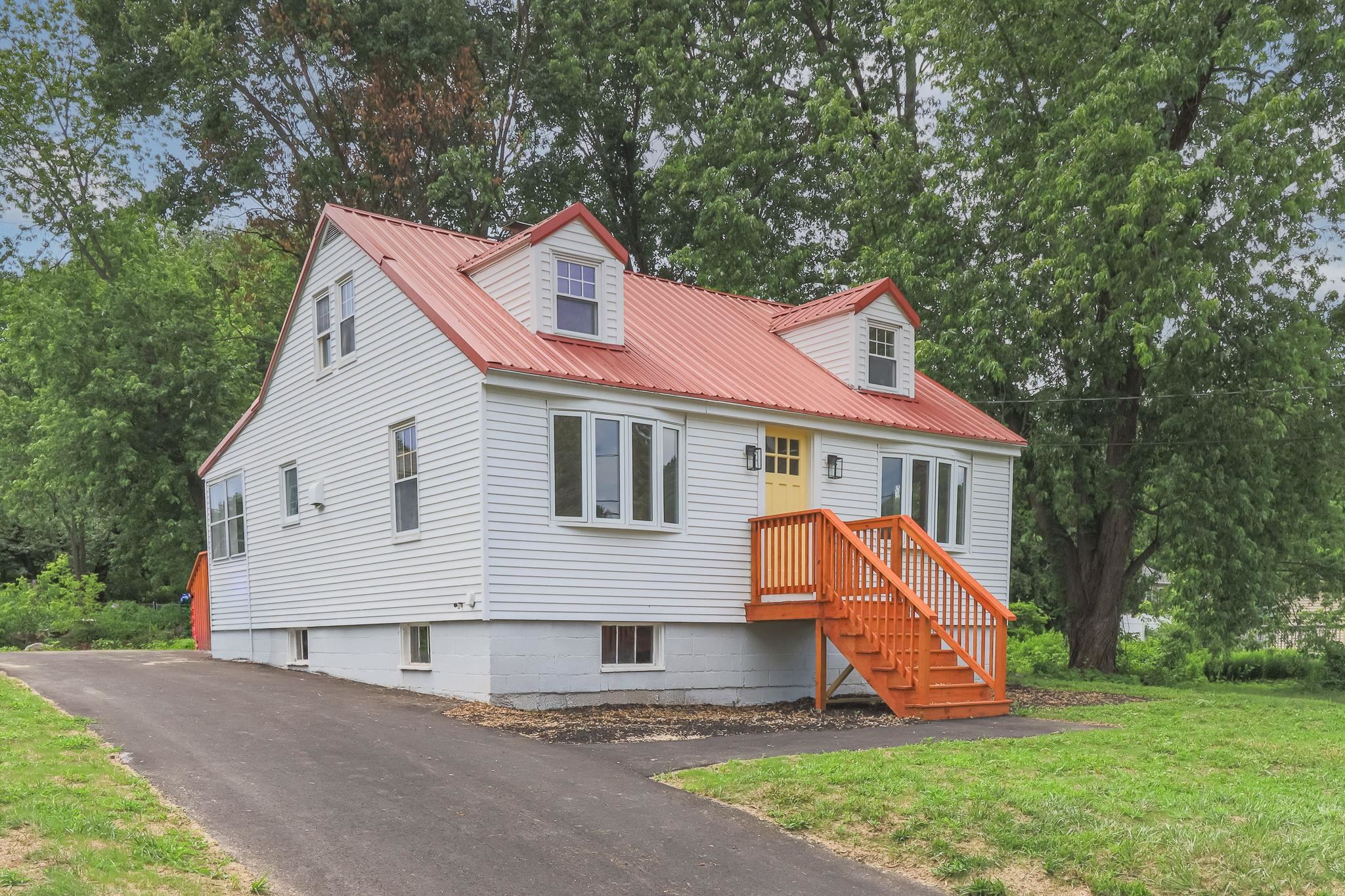 30 Dawson Ave, Manchester, NH 03104