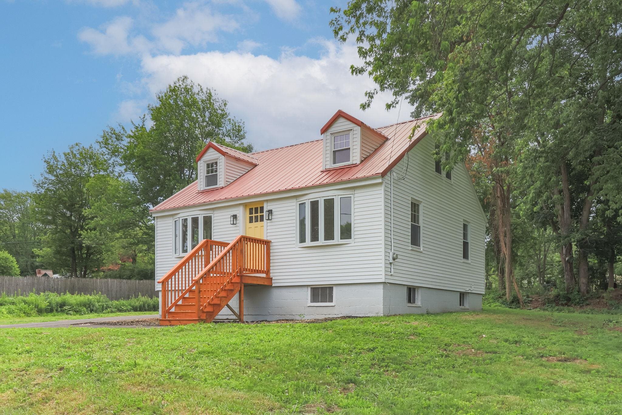 30 Dawson Ave, Manchester, NH 03104