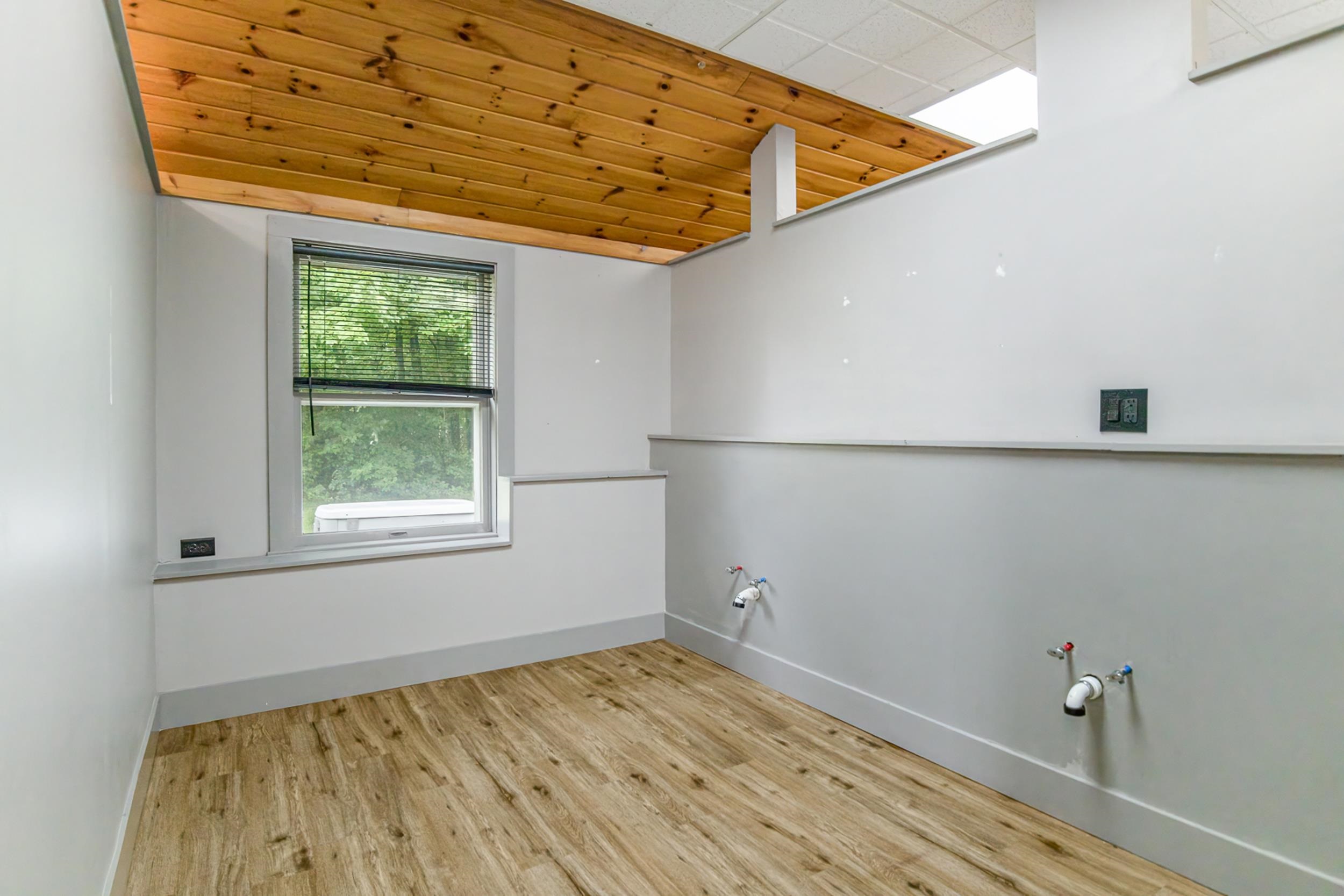 379 High St, Somersworth, NH 03878
