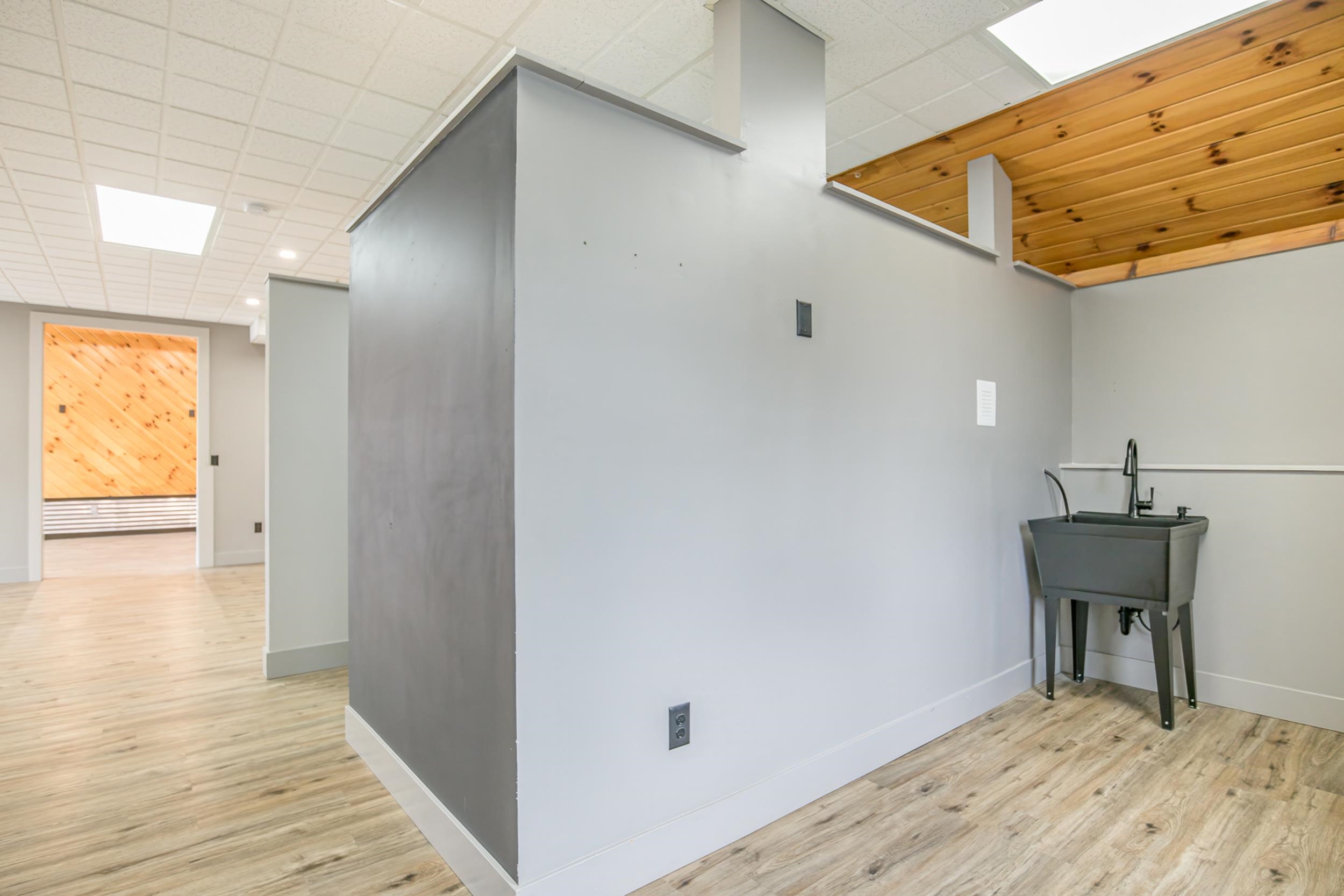 379 High St, Somersworth, NH 03878