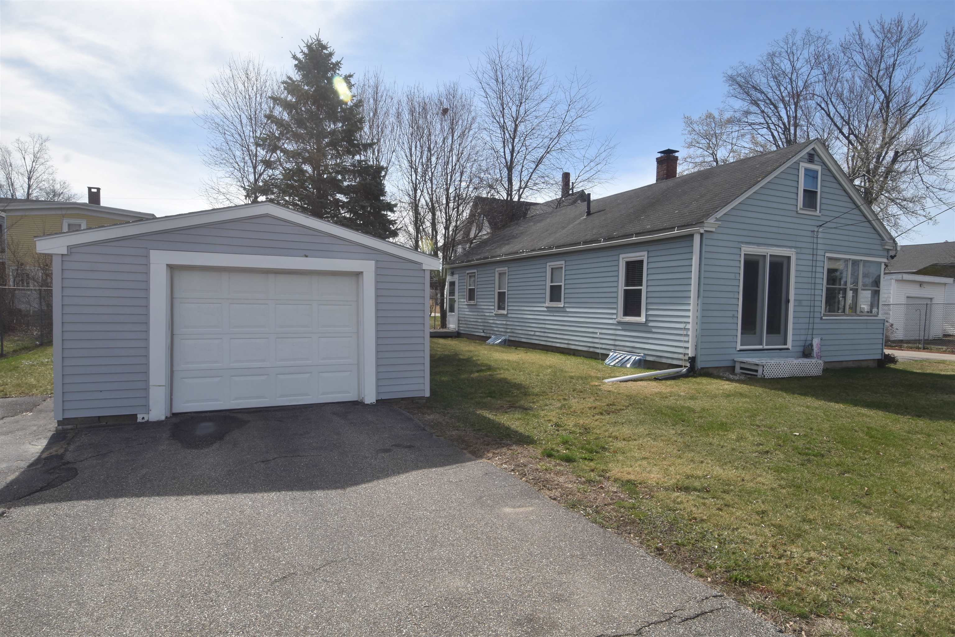 35 Olde Farm Ln, Rochester, NH 03867