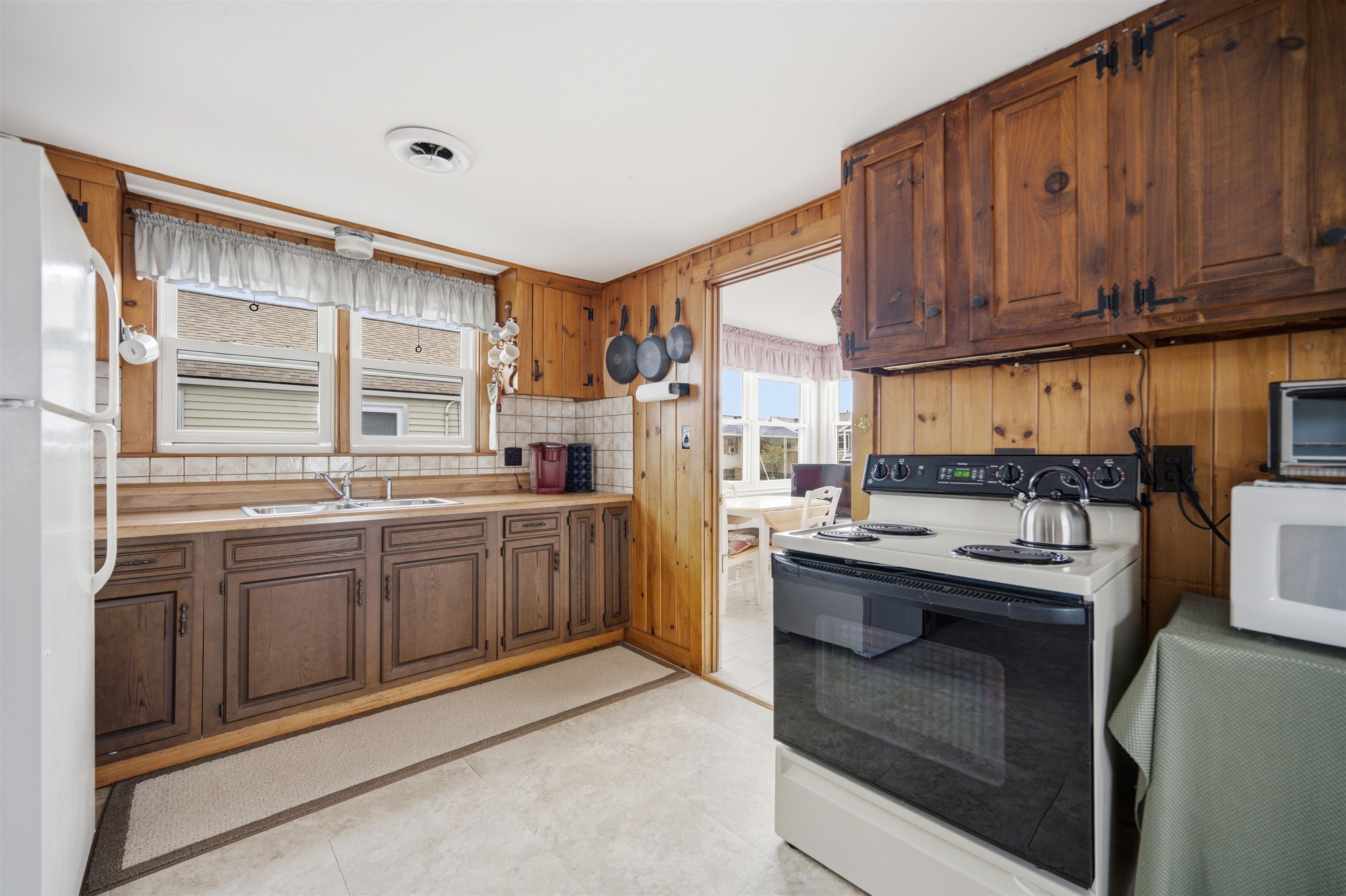 20 Jo Ann Ln, Hampton, NH 03842