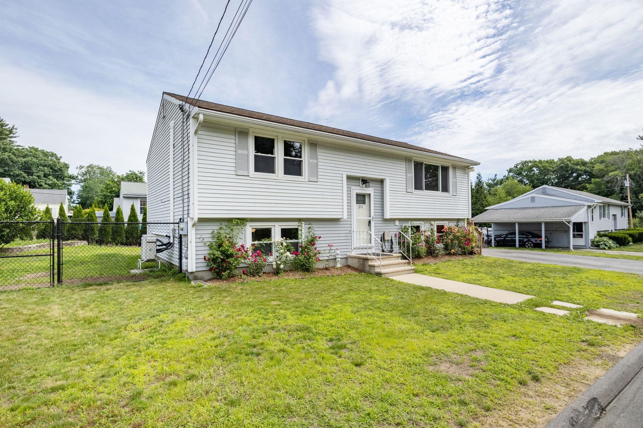 124 Claire St, Manchester, NH 03103