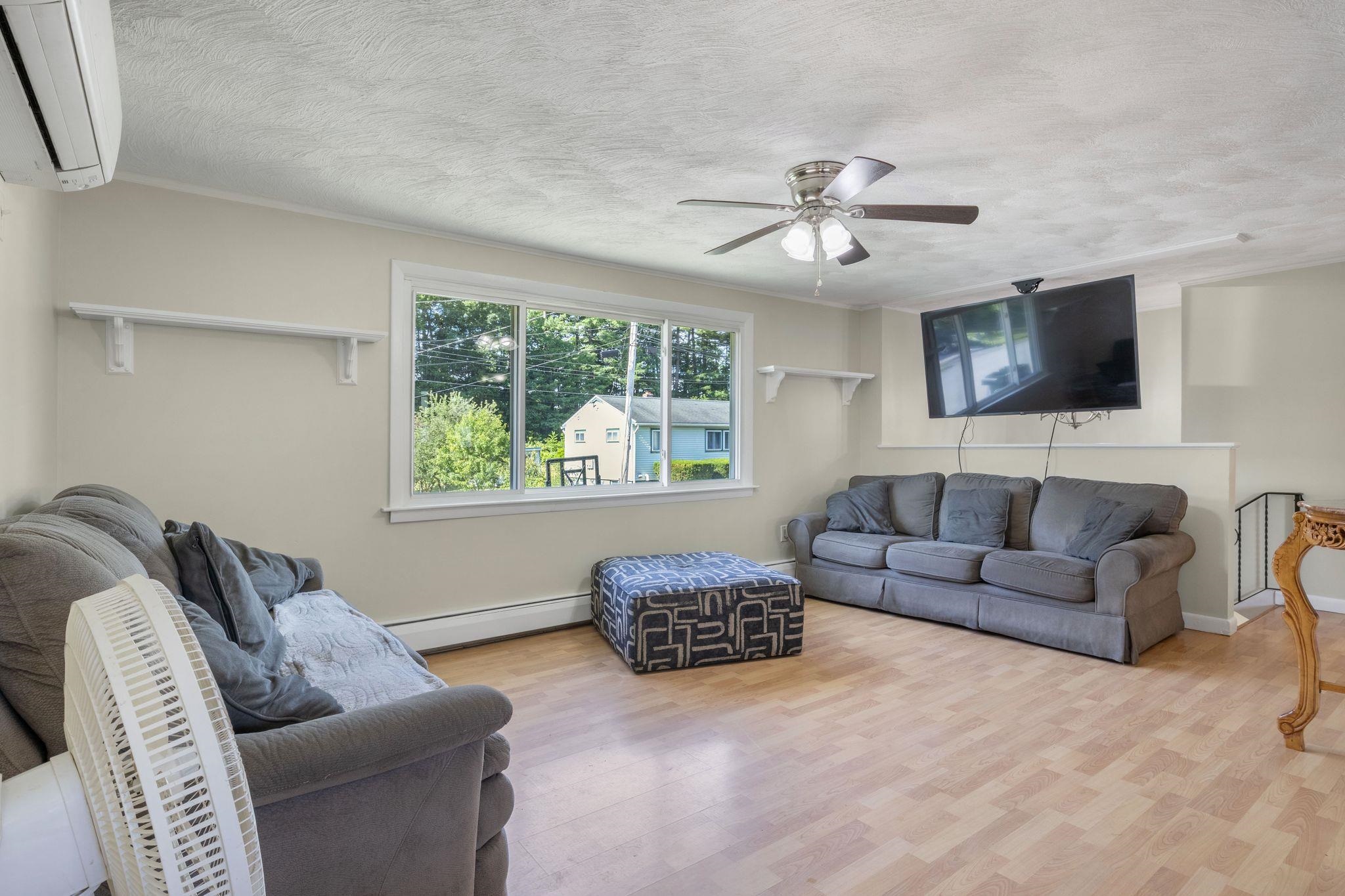 124 Claire St, Manchester, NH 03103