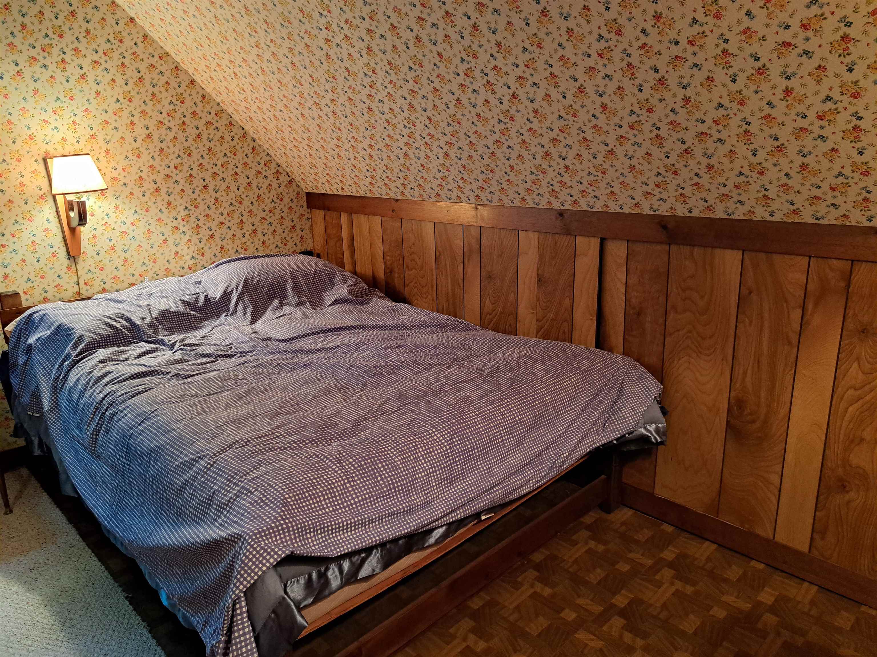 ATTIC 25642410