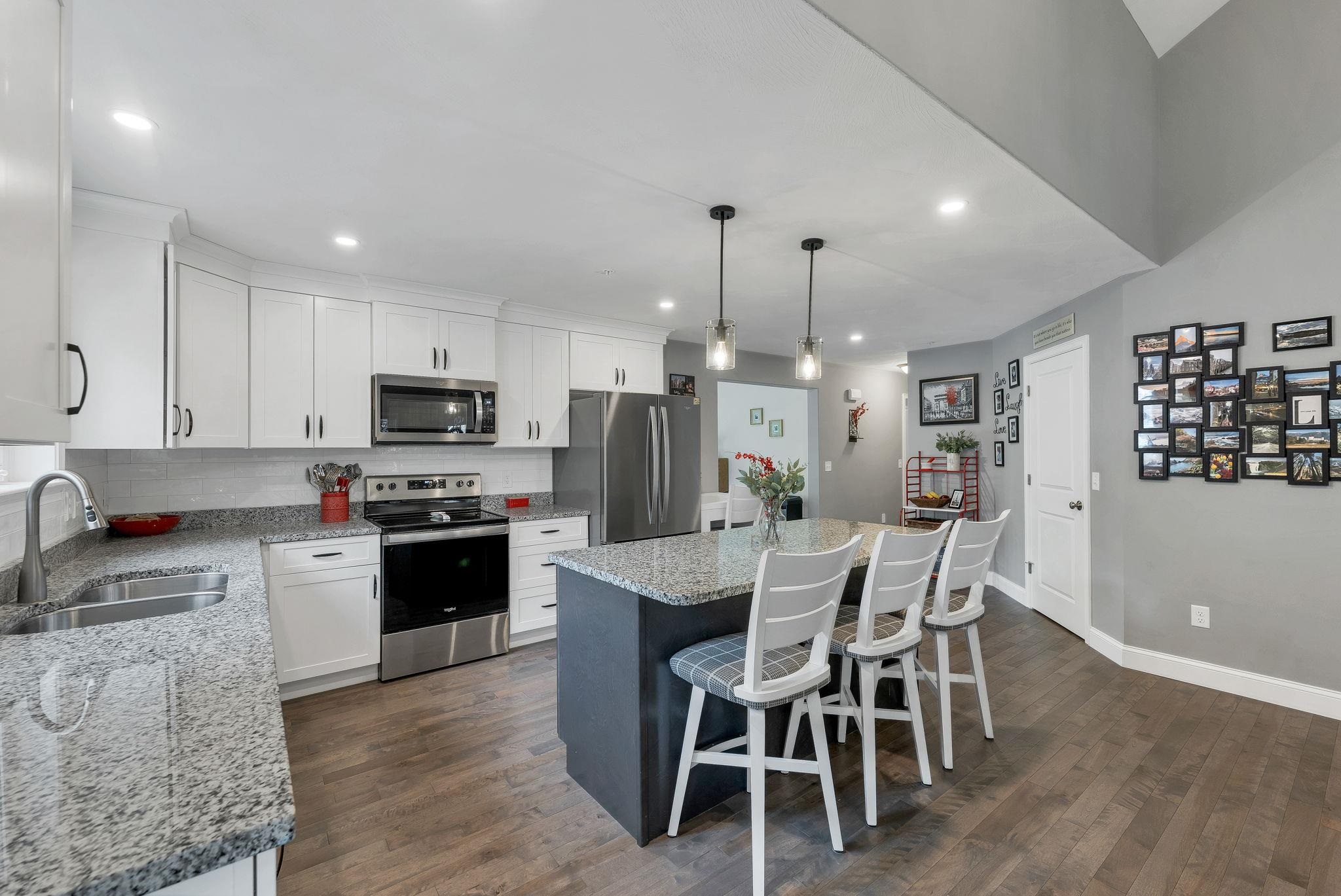 36 Three Ponds Dr, Brentwood, NH 03833