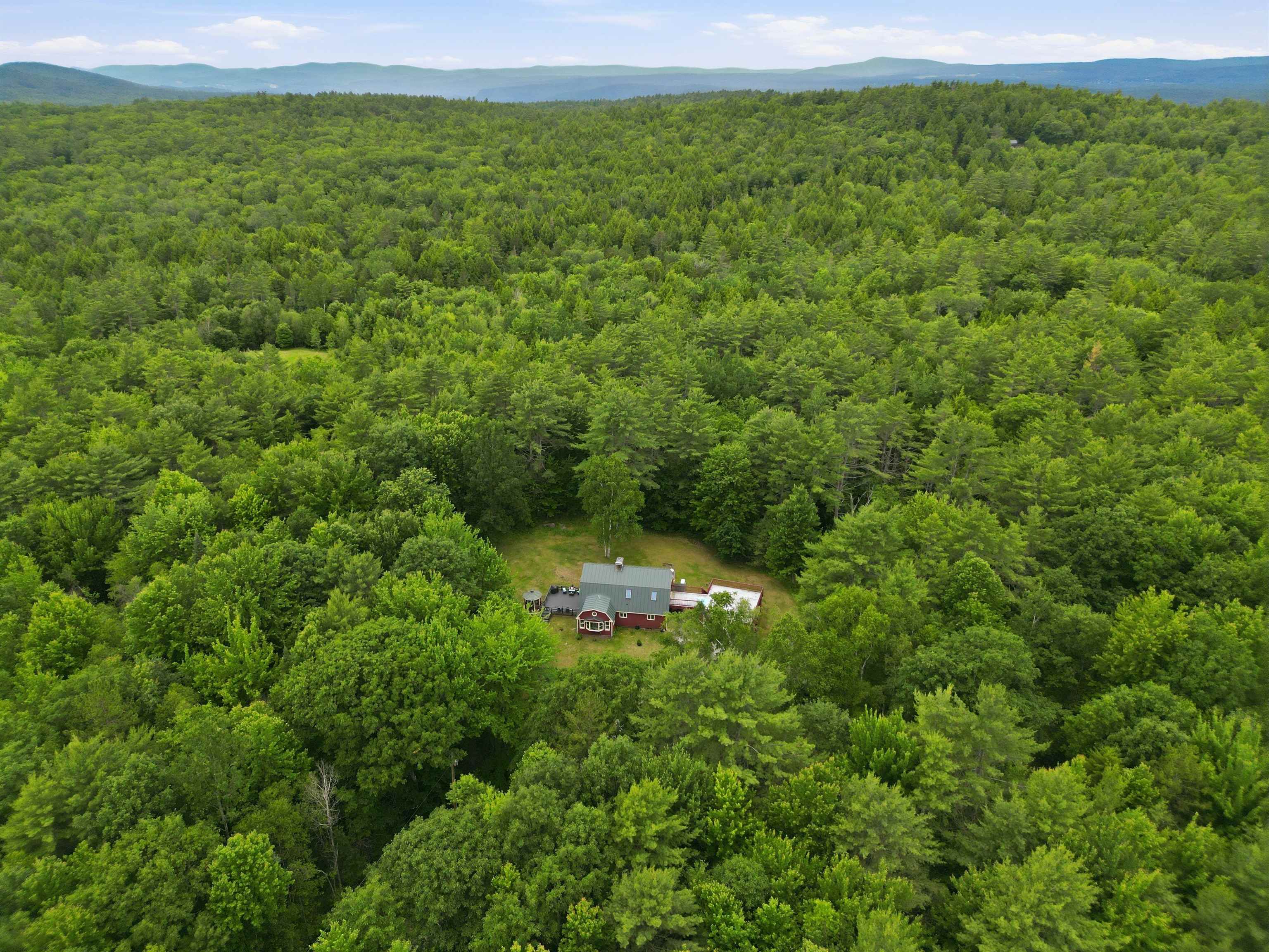 40 James Ln, Haverhill, NH 03780