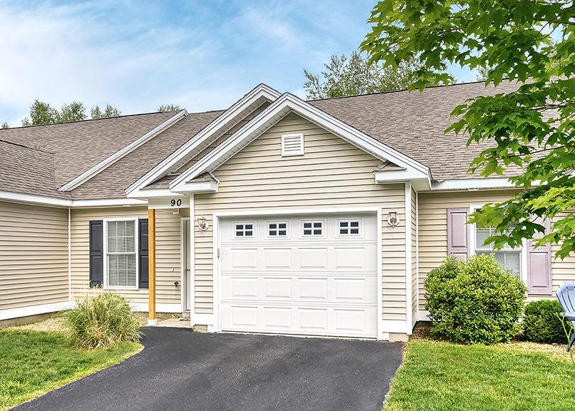 28 Owens Dr #90, Swanzey, NH 03446