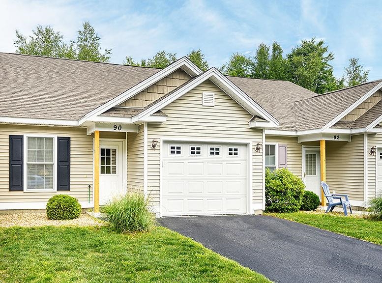 28 Owens Dr #90, Swanzey, NH 03446