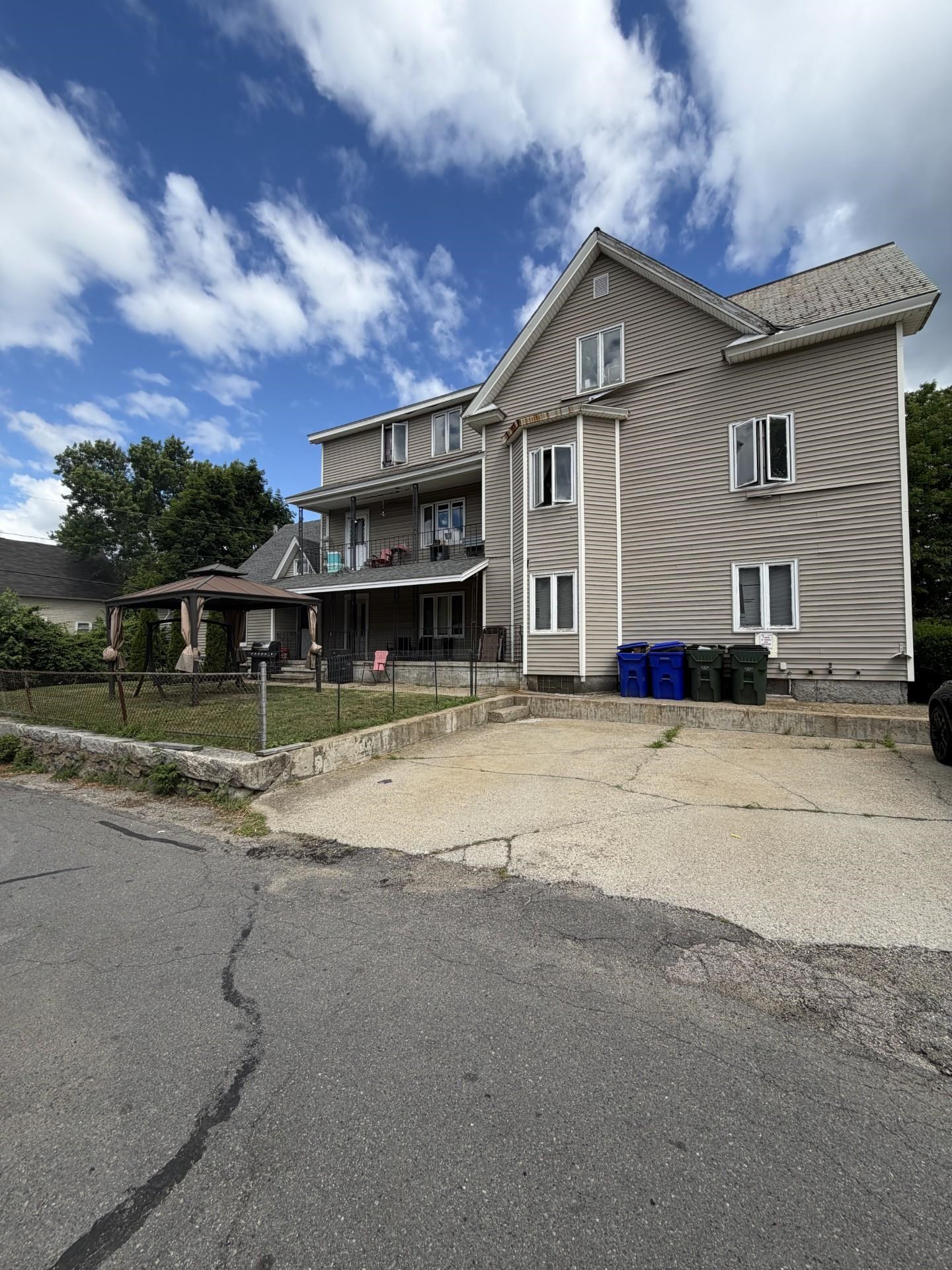 806 Union St, Manchester, NH 03104