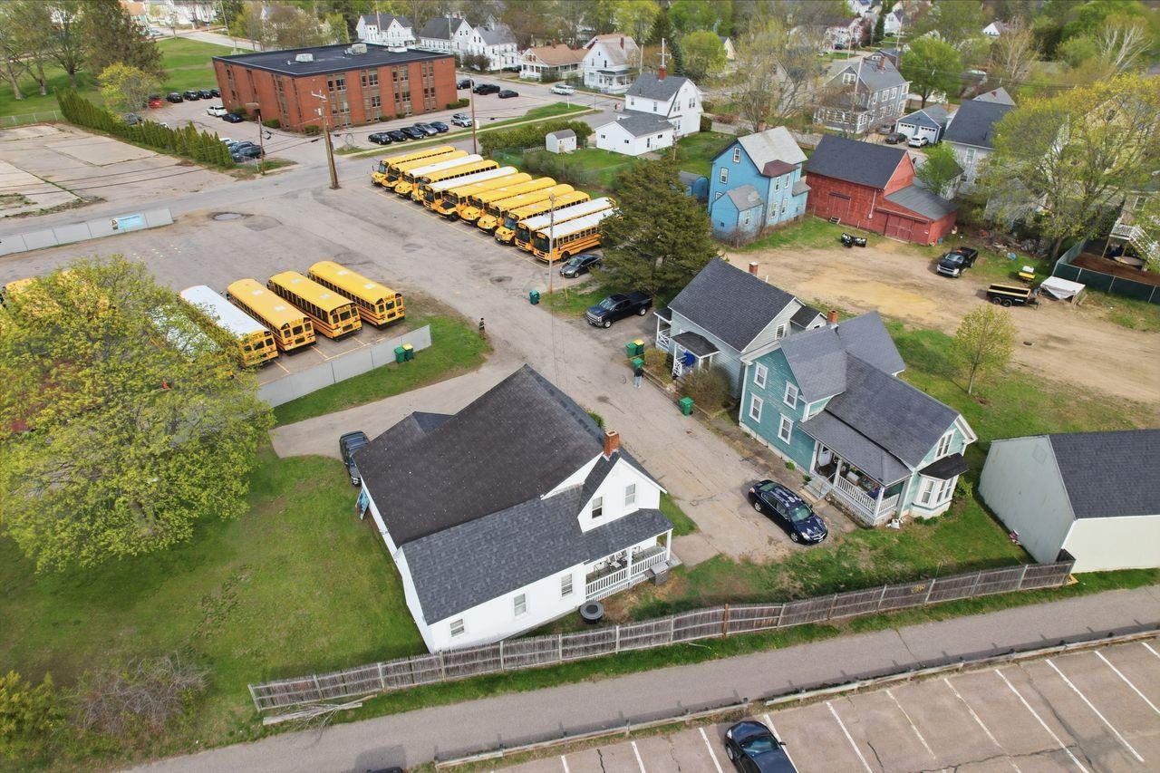 7 Wallace St, Rochester, NH 03839