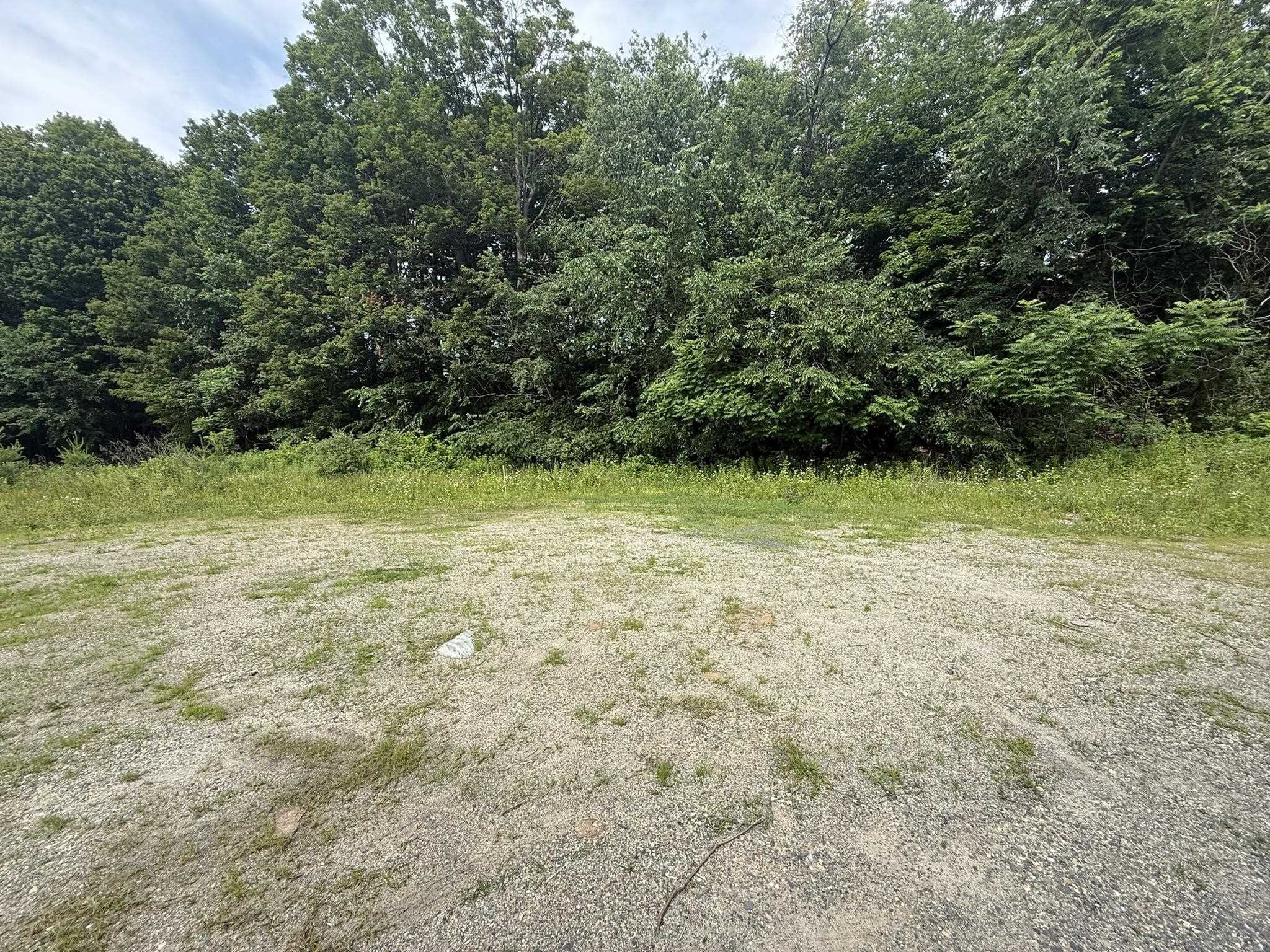 59 Lafayette St, Claremont, NH 03743