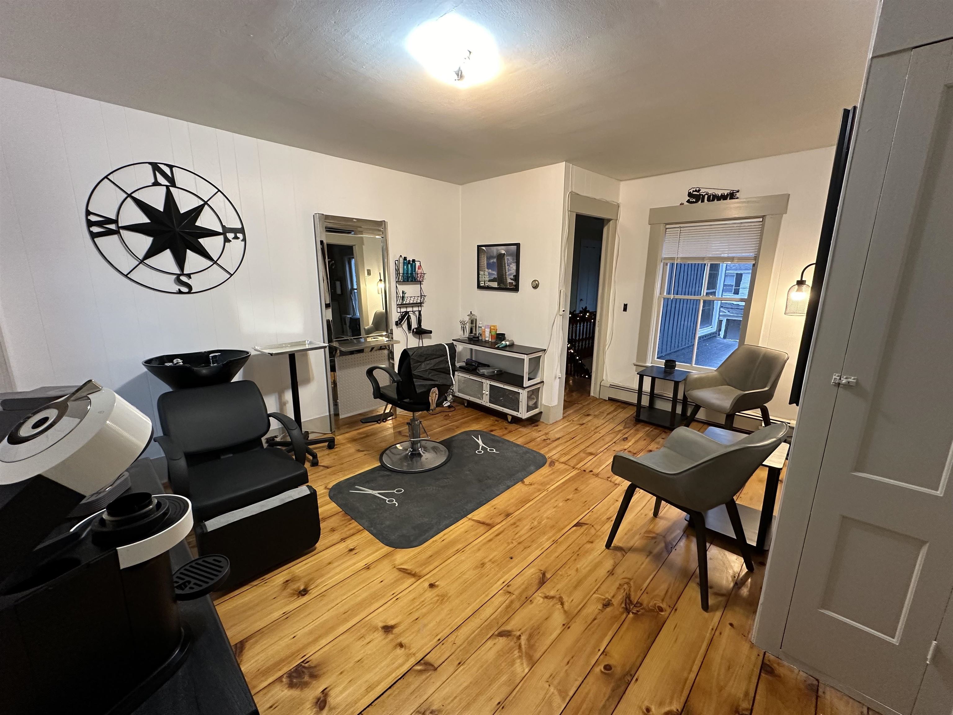 47 Oak St, Milford, NH 03055