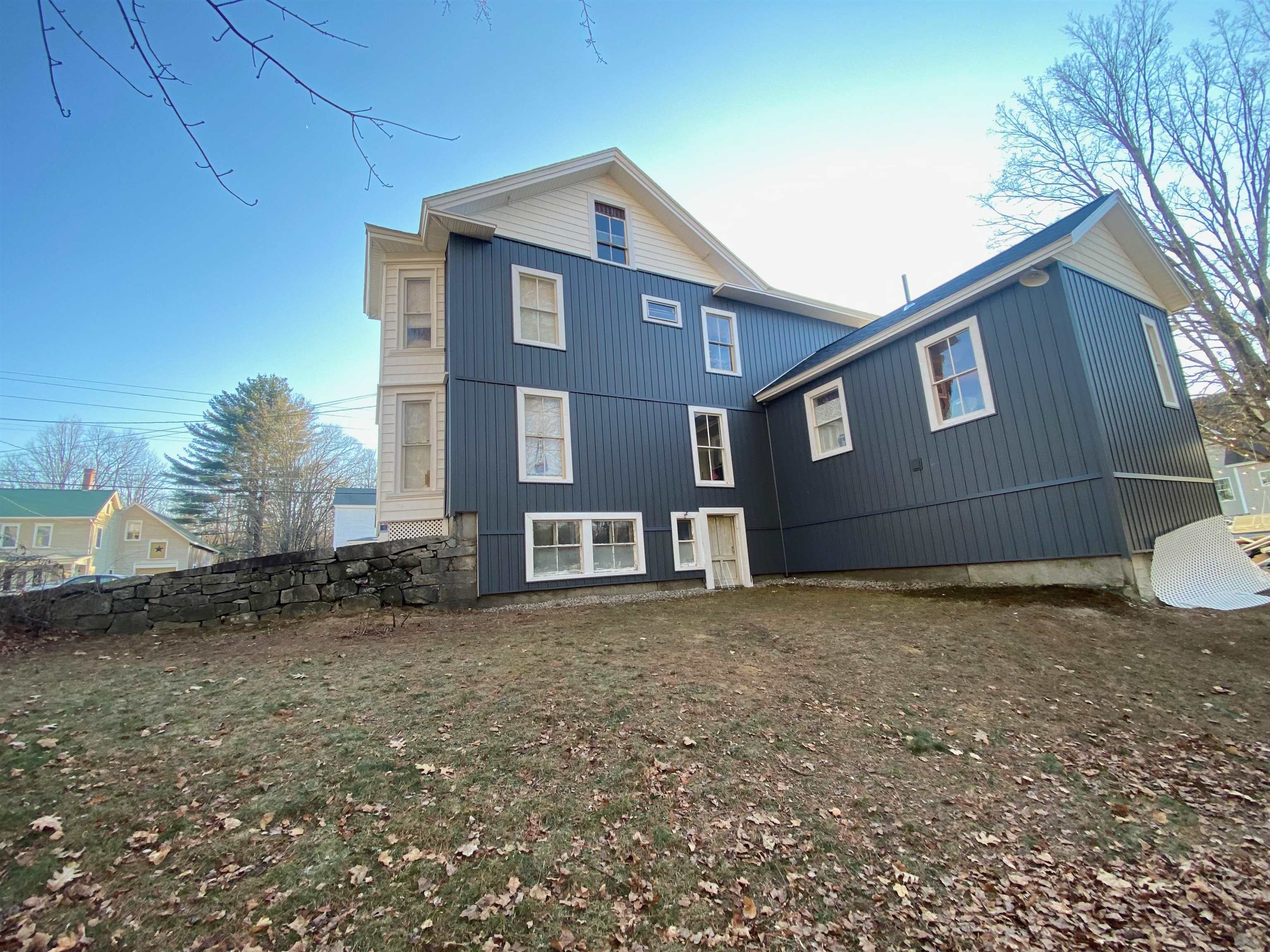 47 Oak St, Milford, NH 03055