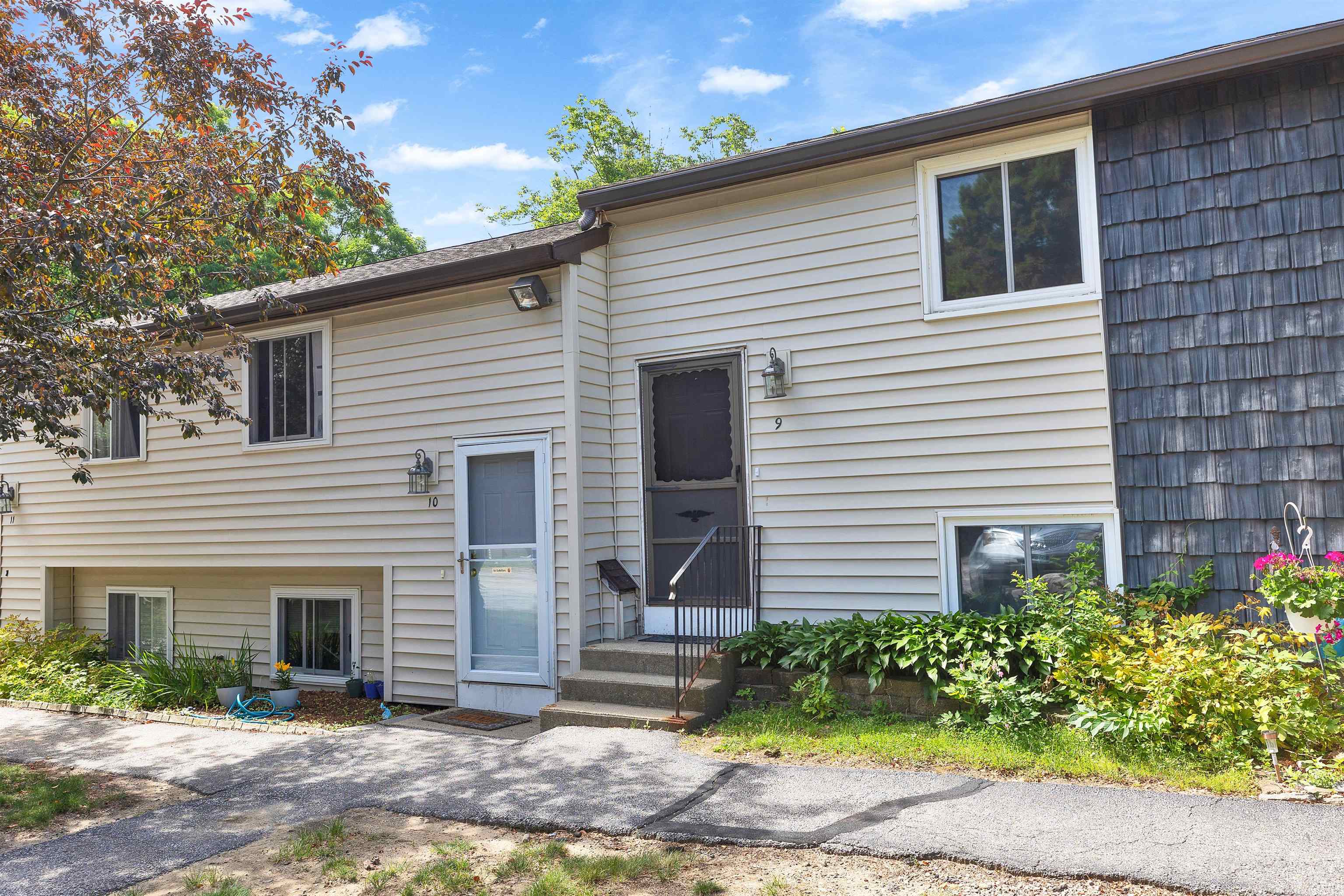 901 Mammoth Rd #9, Manchester, NH 03104